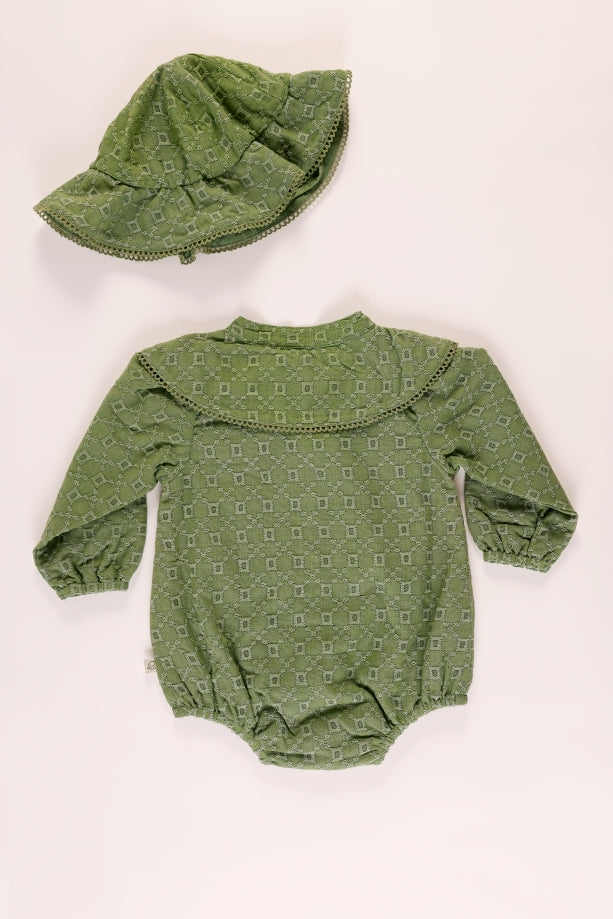 Baby peter pan collared full sleevesromper