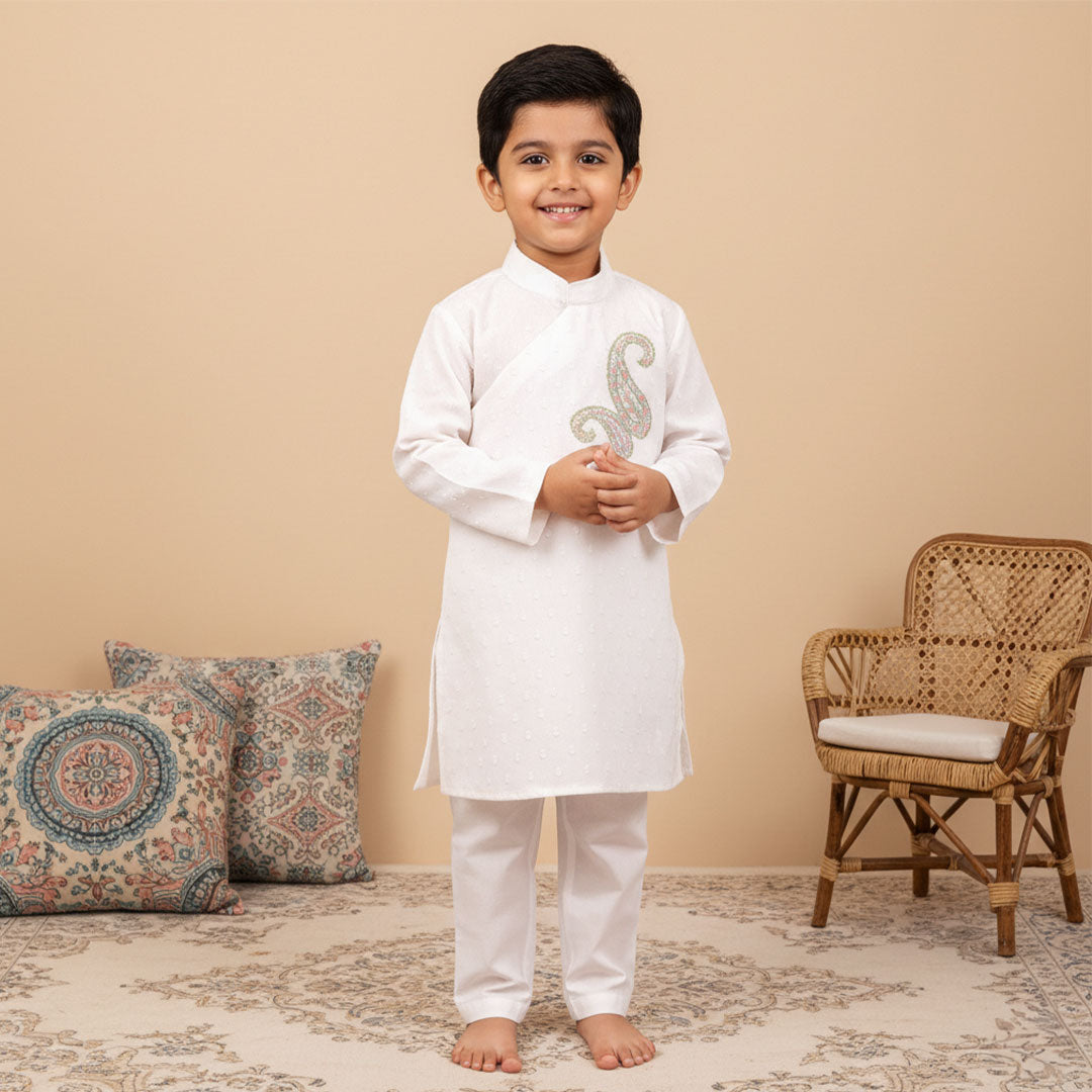 Embroidered Kurta paired with Pajama Pants - Paisley