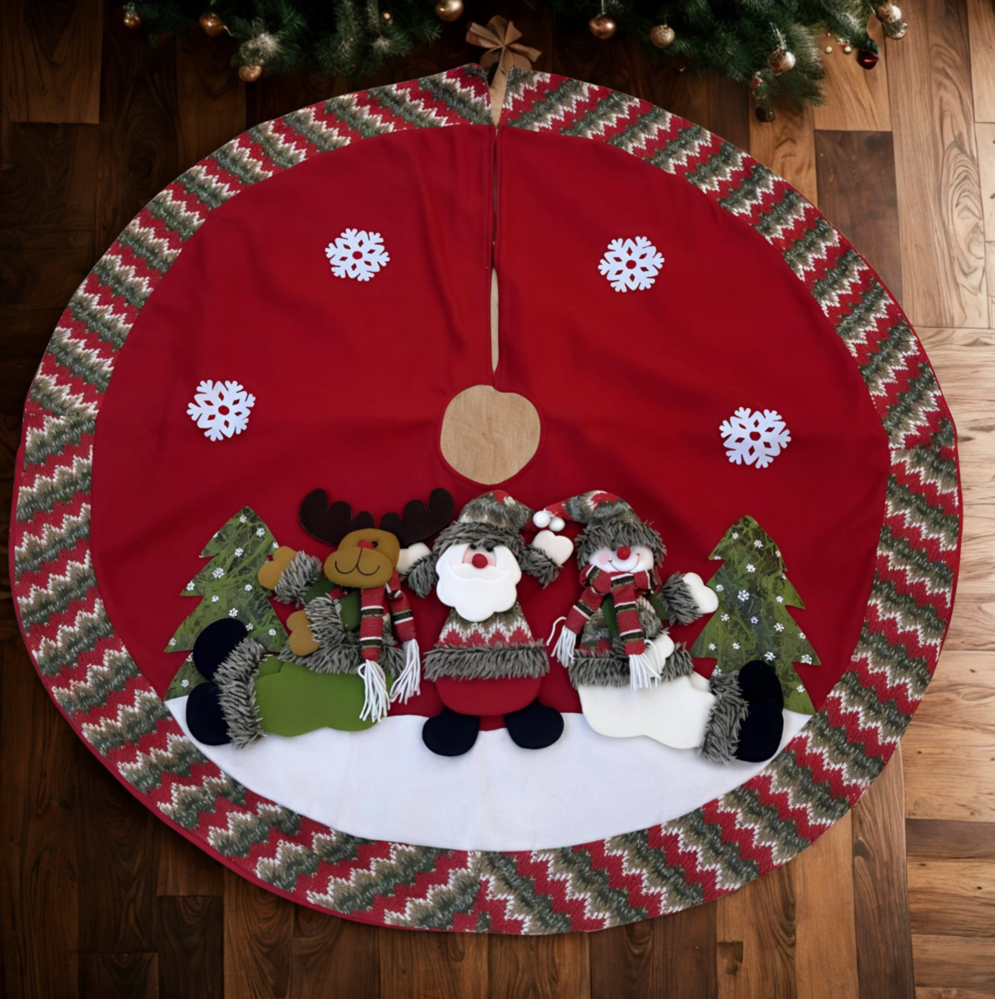 SMITTEN - the enchanting Whimsical Winter Friends Appliquéd Christmas Tree Skirt