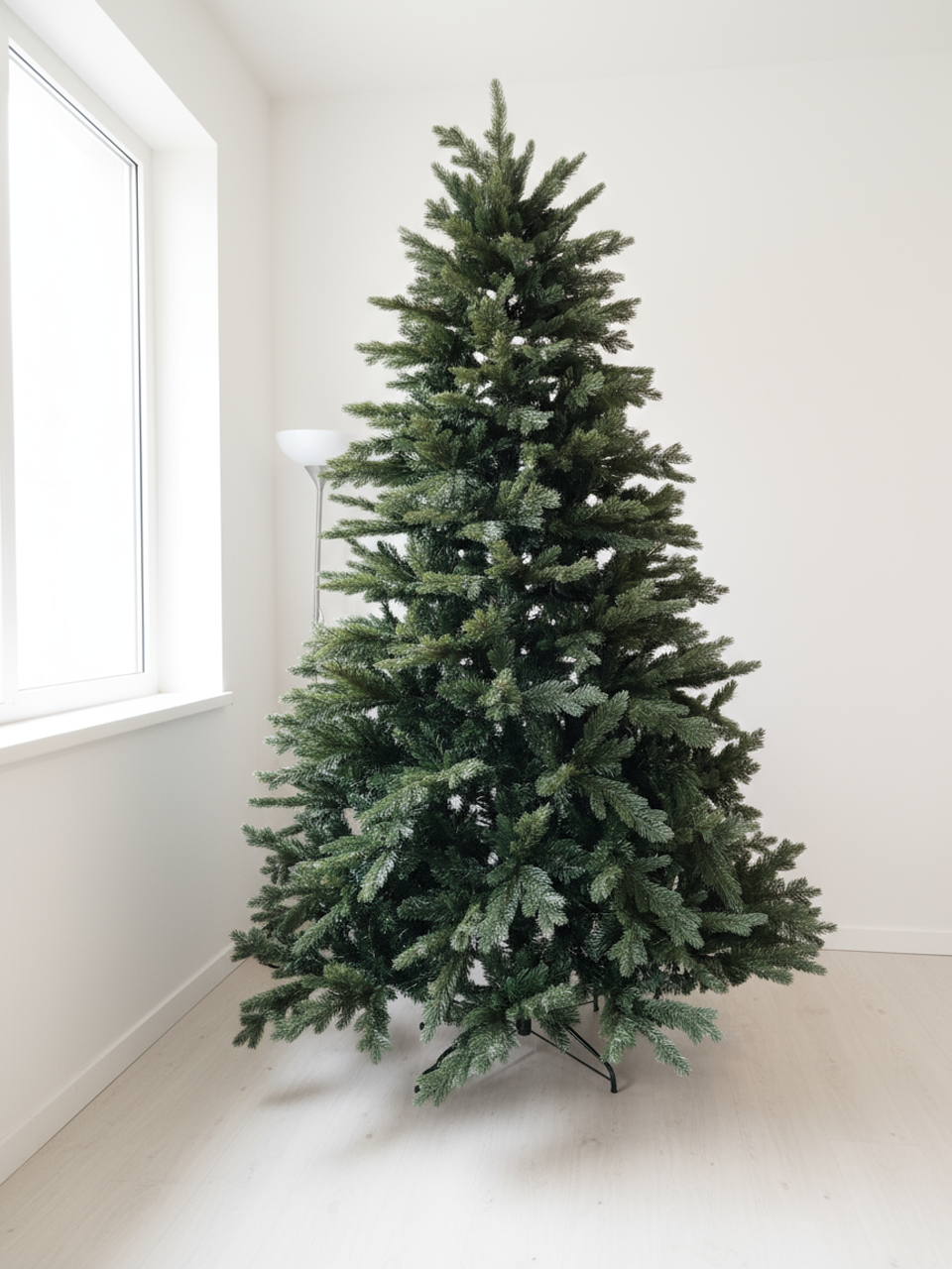 ELARA Christmas tree – 8 feet