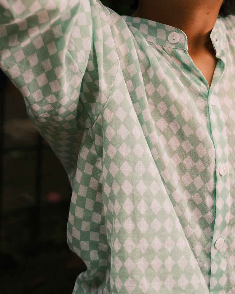 Barefoot boy shirt in sage green rhombus