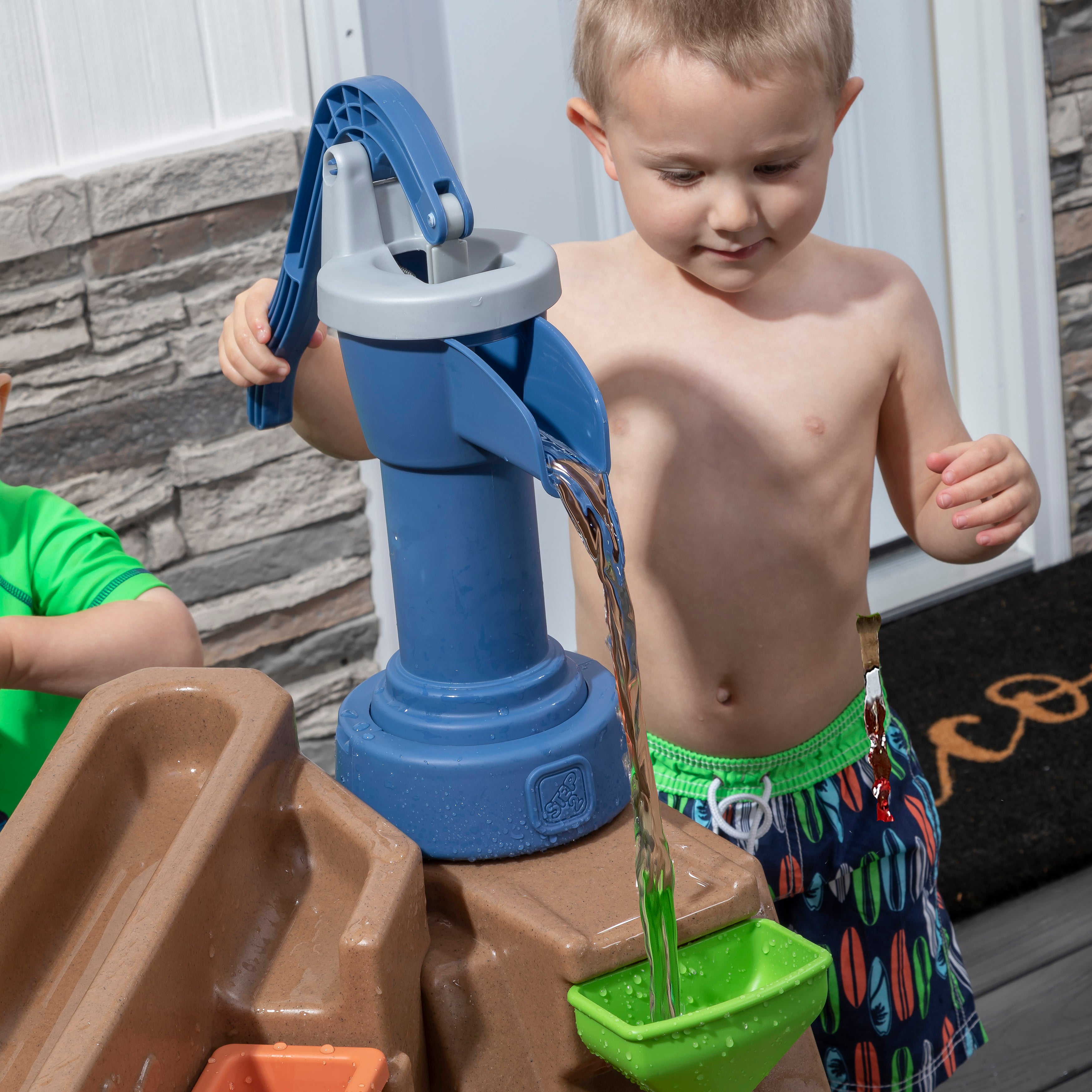 Pump & Splash Discovery Pond