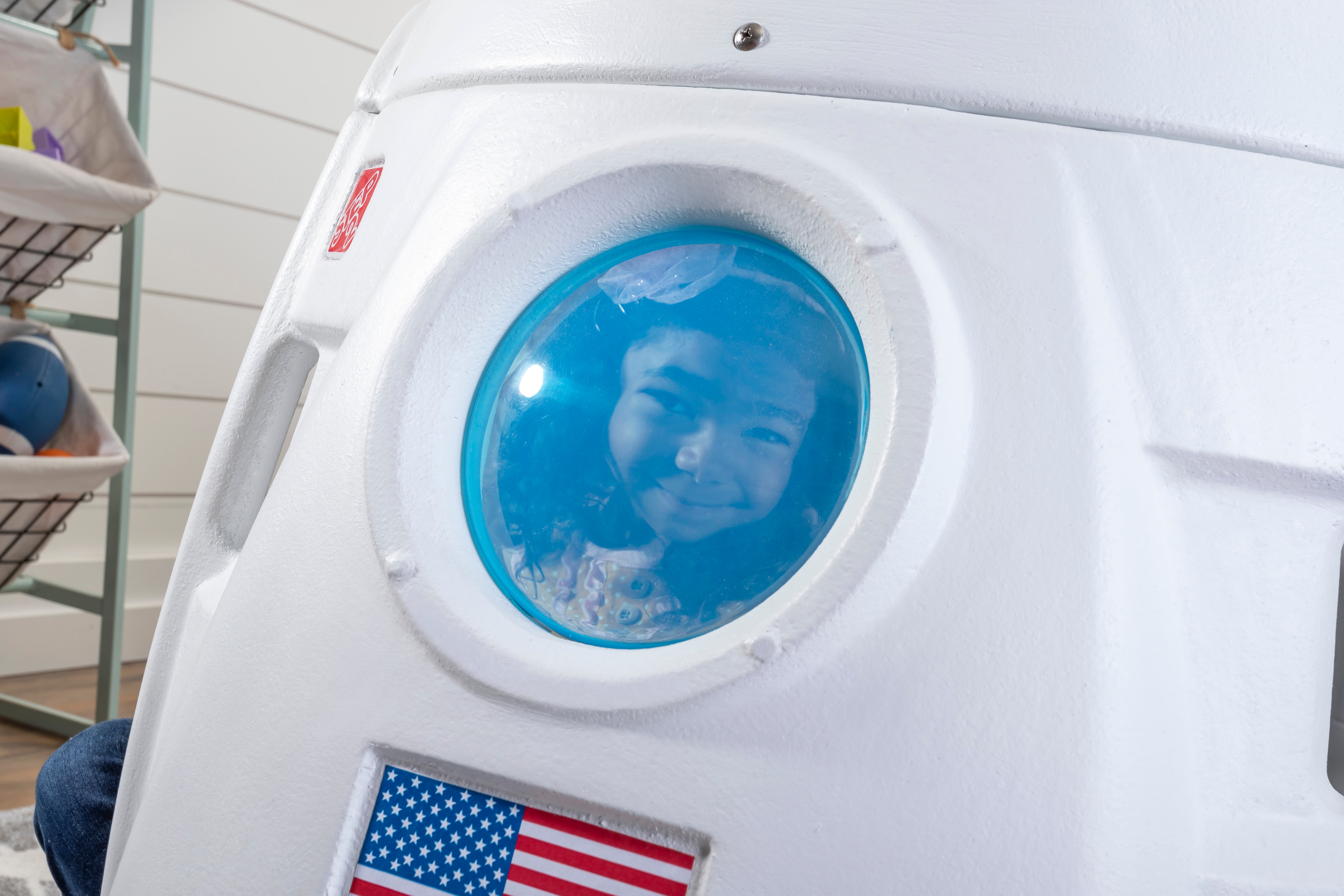 SPACE CAPSULE SWING