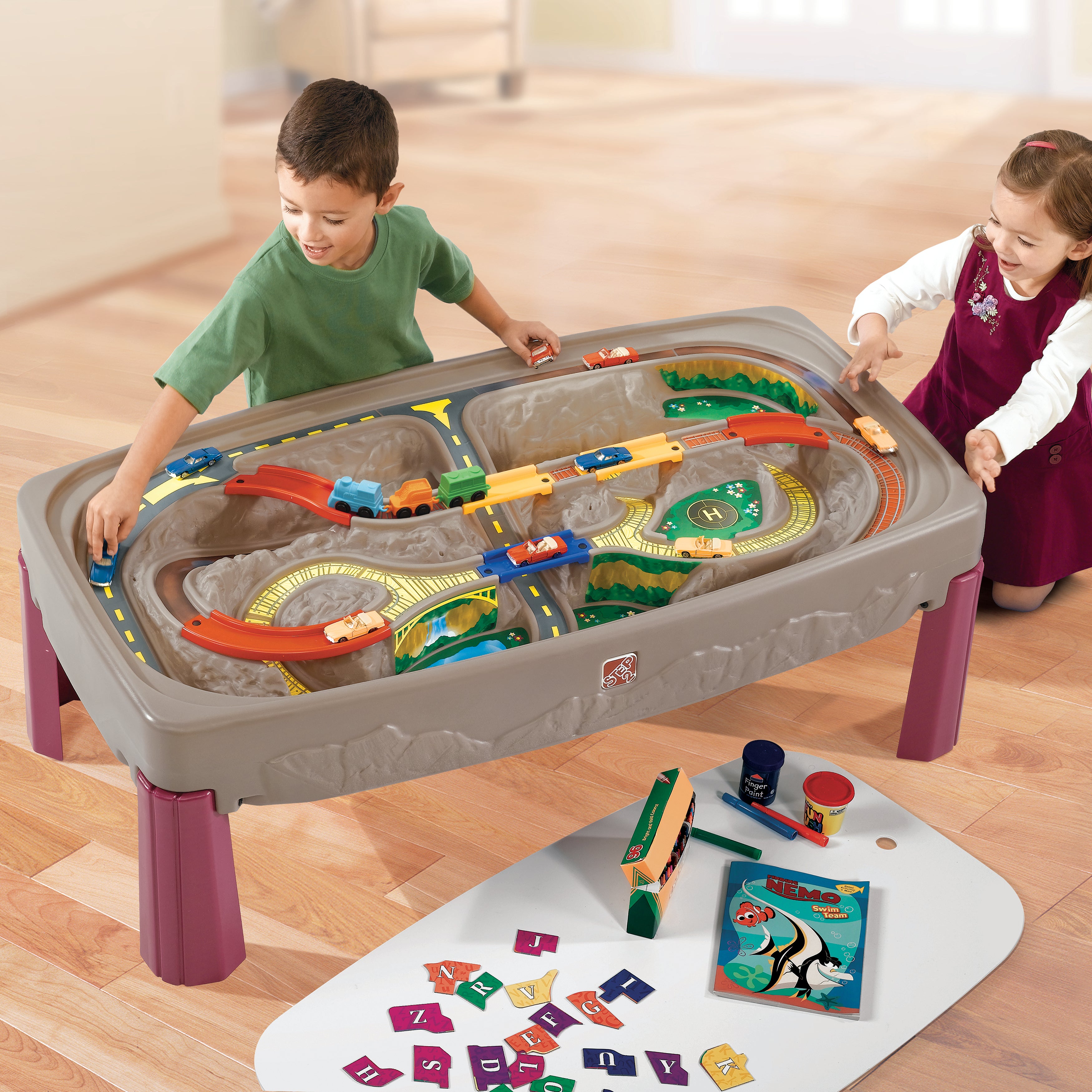 Deluxe Canyon Road Train & Track Table