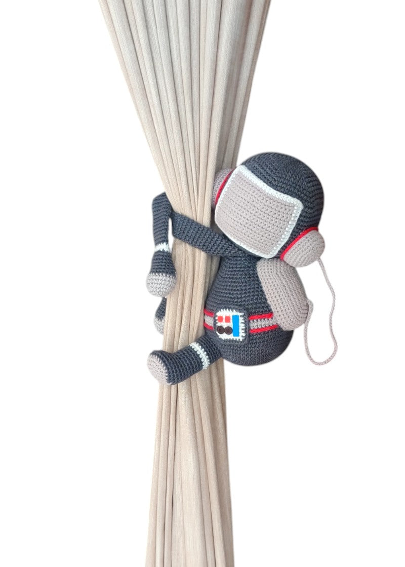 Altair - Astronaut Curtain Tie