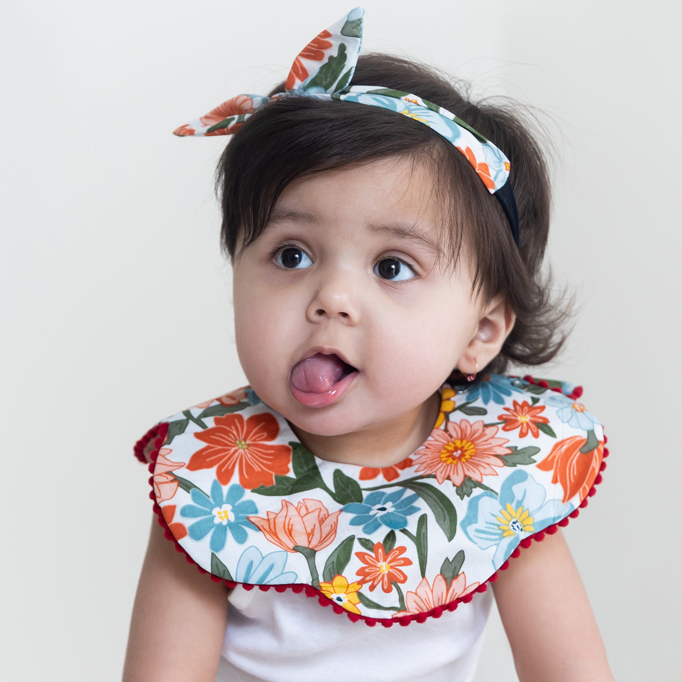 Free Spirit - Bib & Bow Set