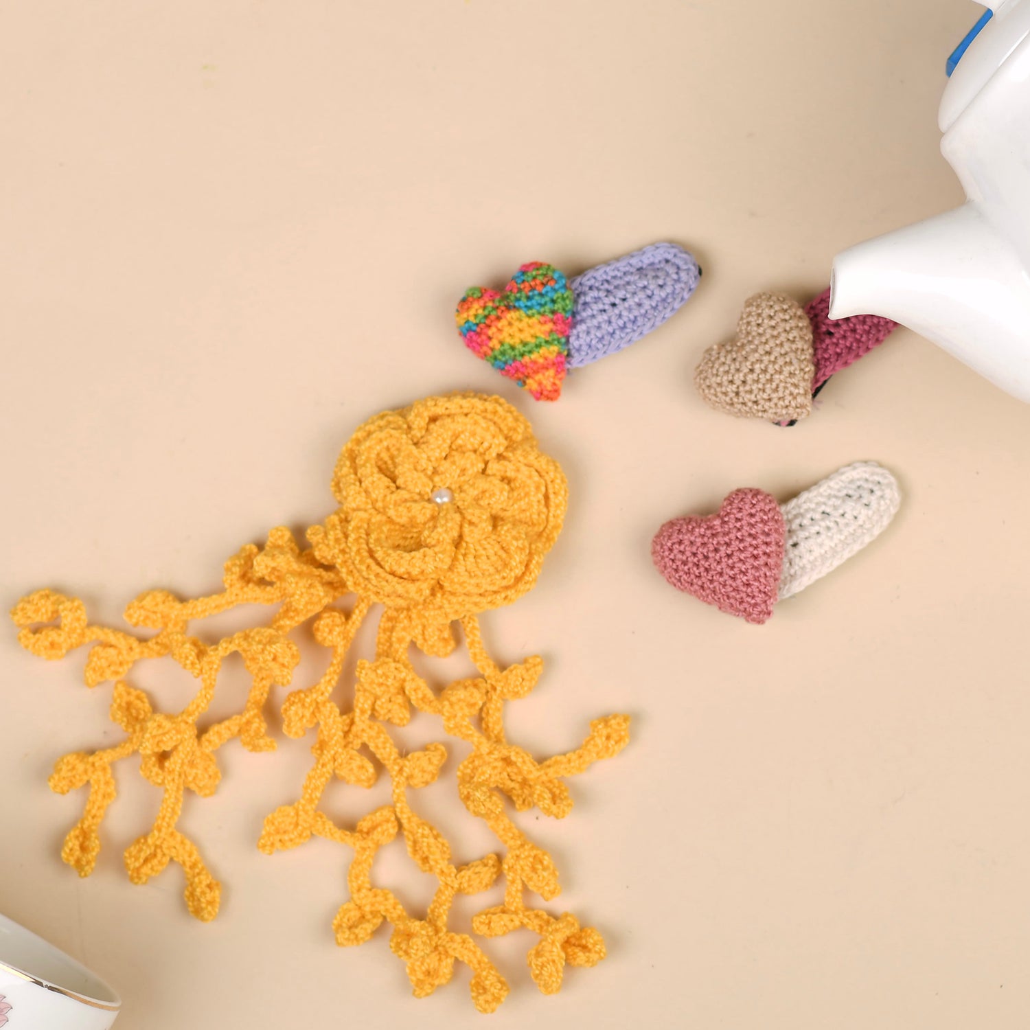 Love Live Laugh - Long Flower Hanging Clip/ Heart Clip