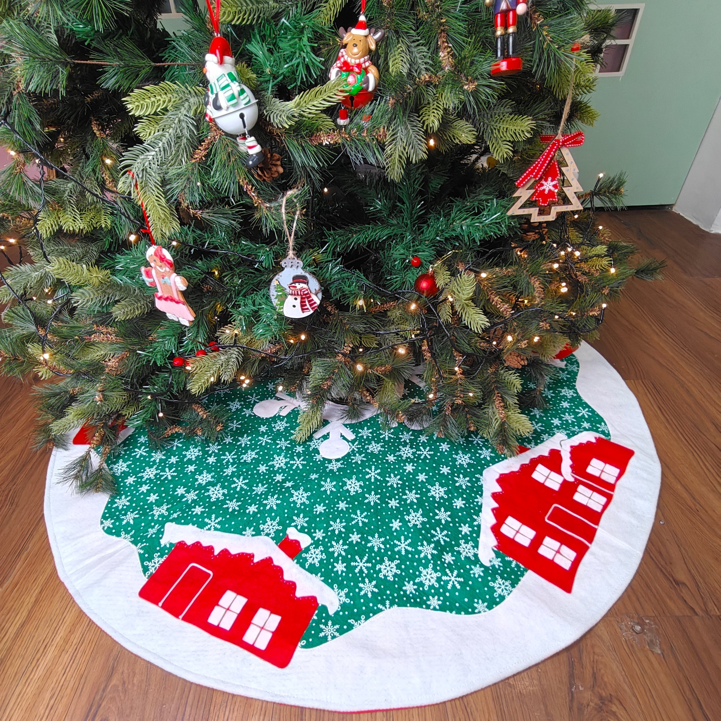 48'' Tree Skirt – Snow Village Houses