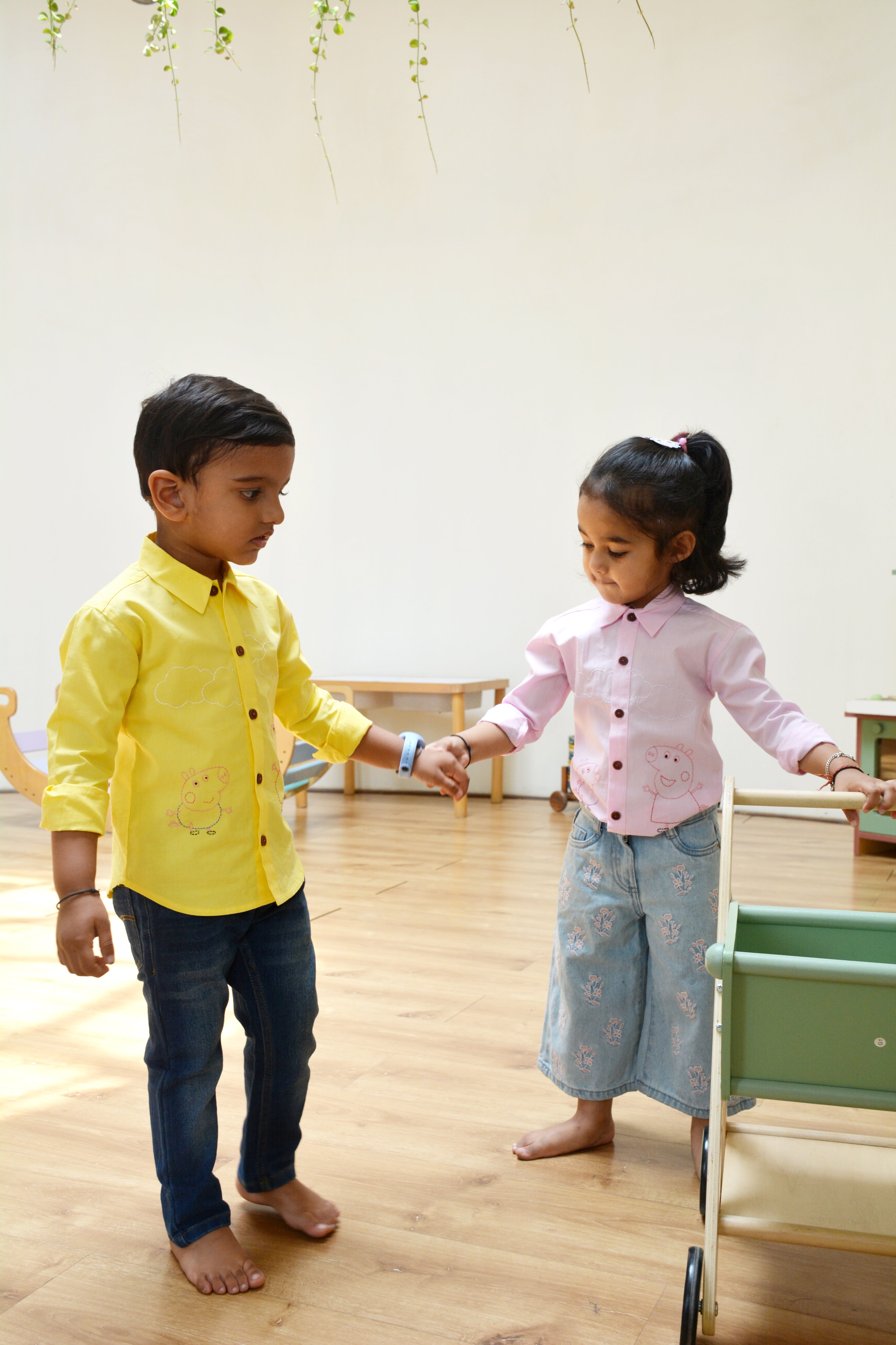Sibling Pigs Embroidered Unisex Shirt - Yellow - Totdot