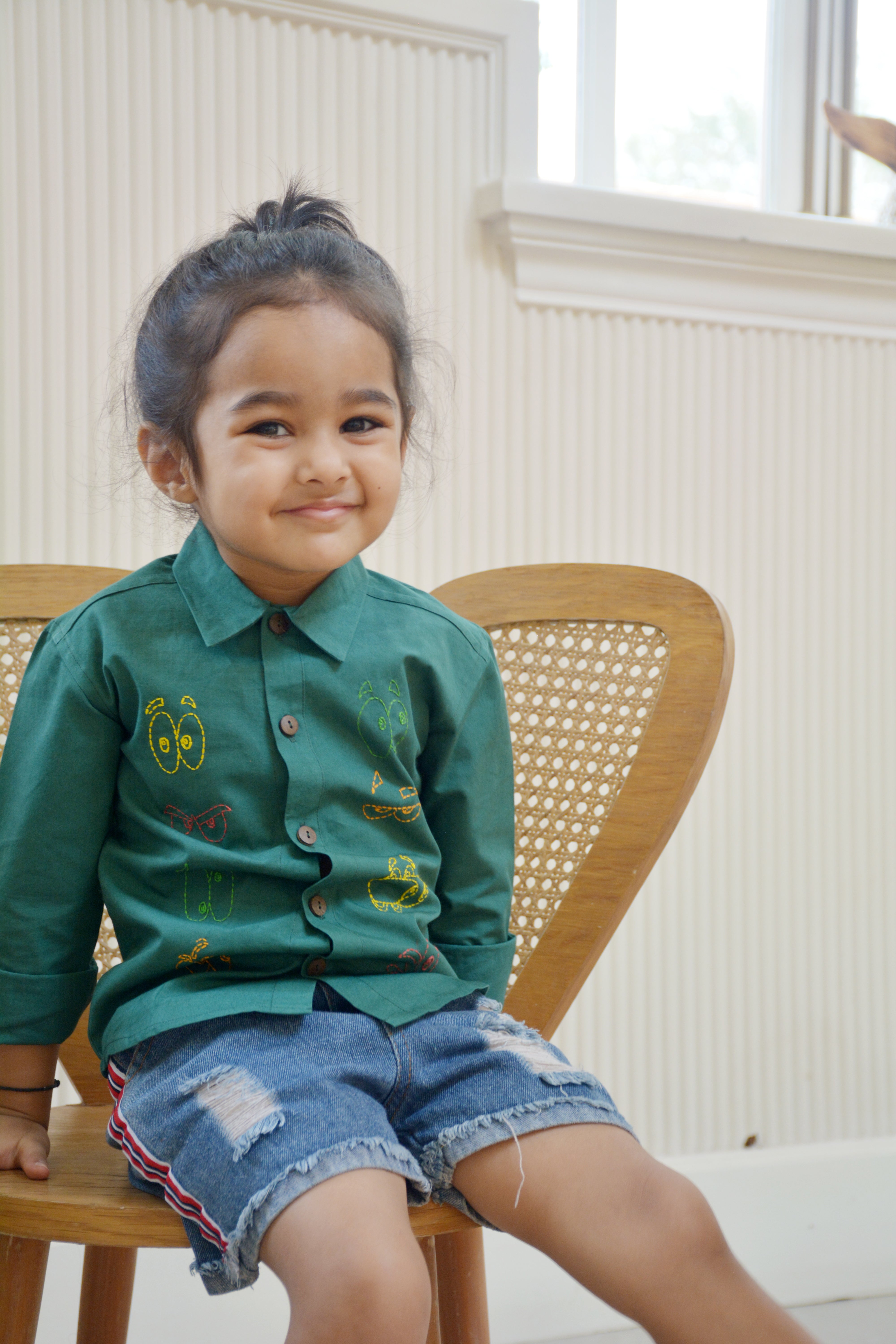 Colourful Emoji Eyes Embroidered Unisex Shirt - Bottle Green - Totdot