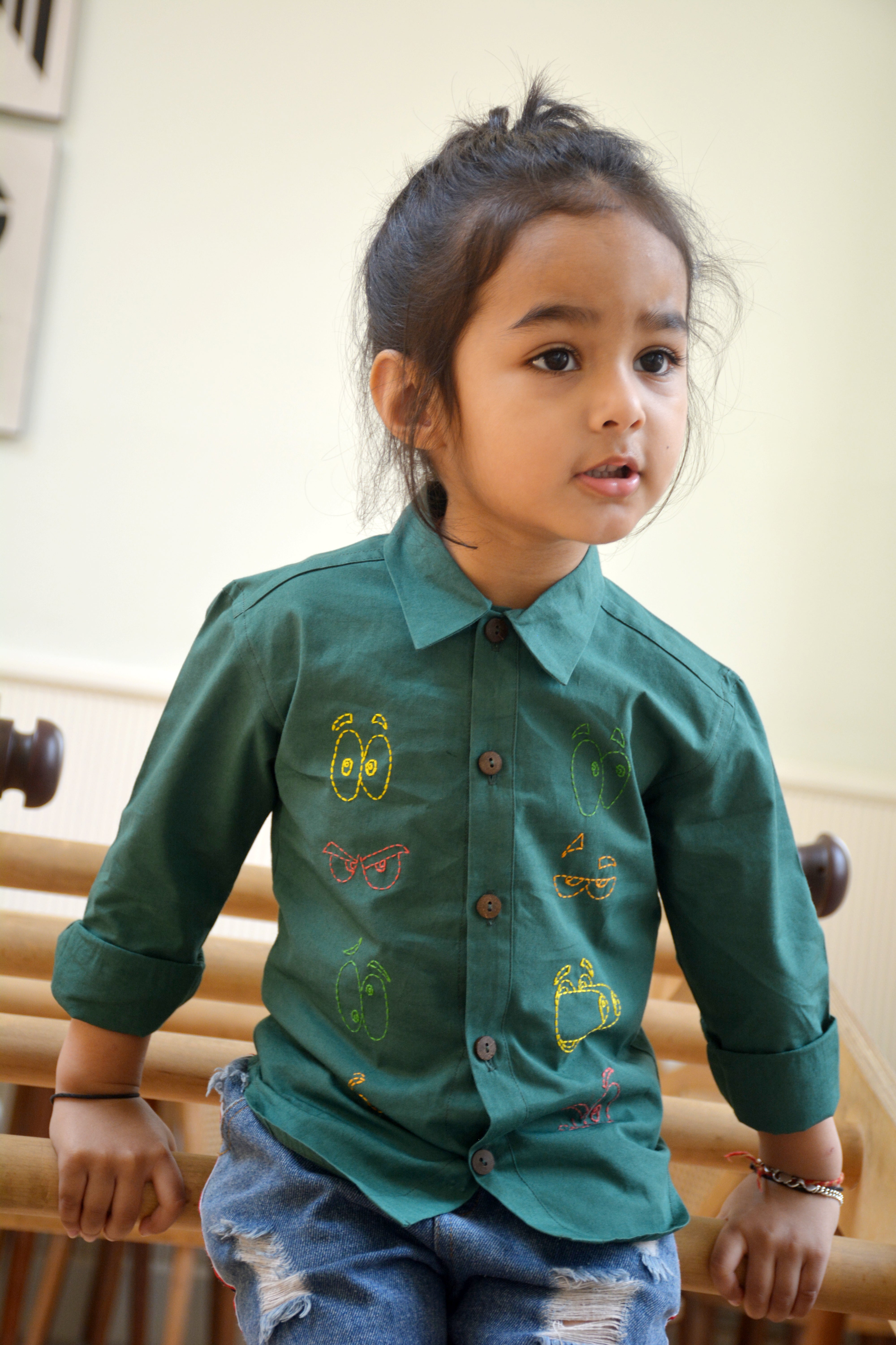 Colourful Emoji Eyes Embroidered Unisex Shirt - Bottle Green - Totdot