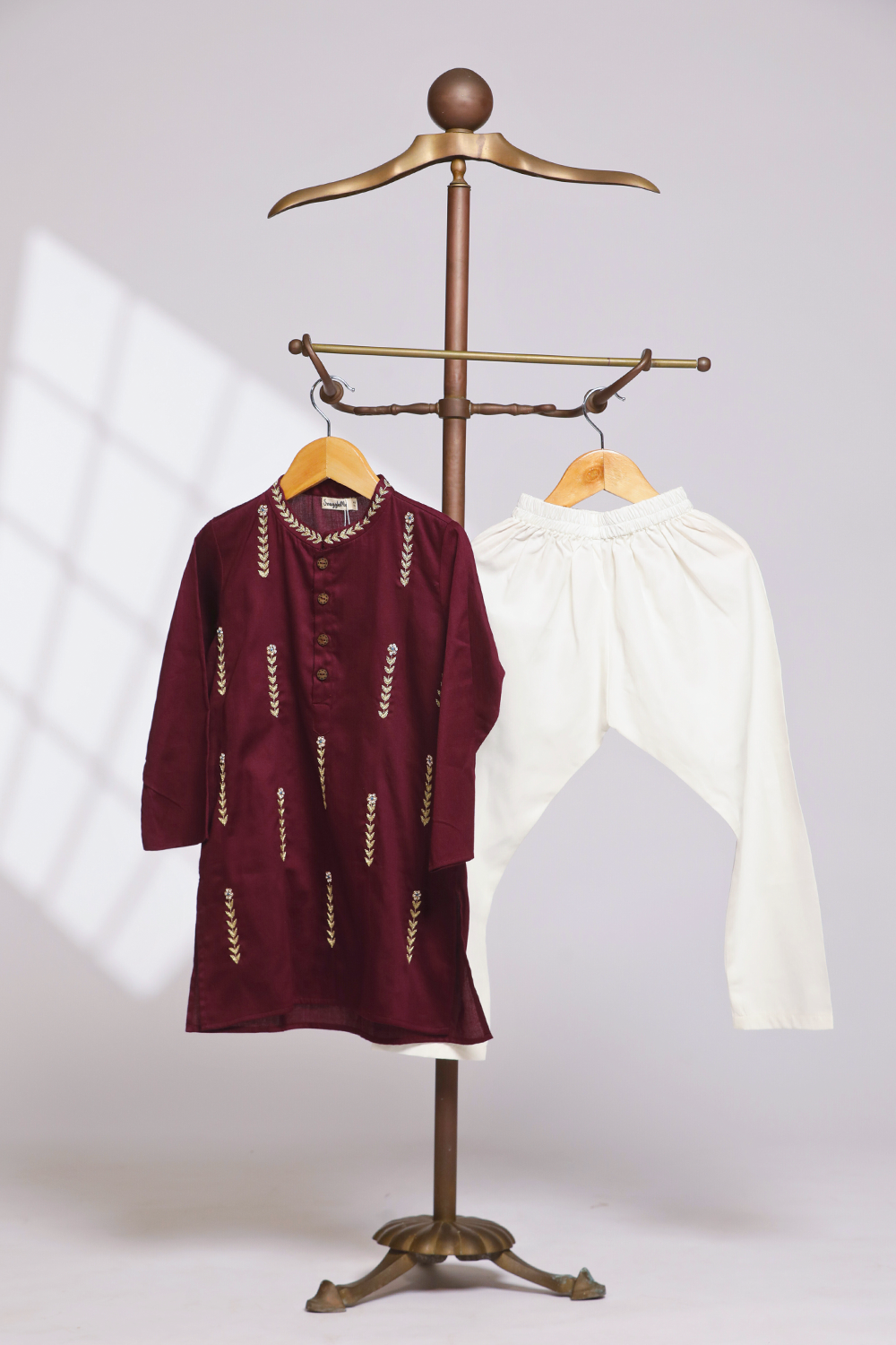 Boys Botanical Thread Embroidery Kurta Set - Wine