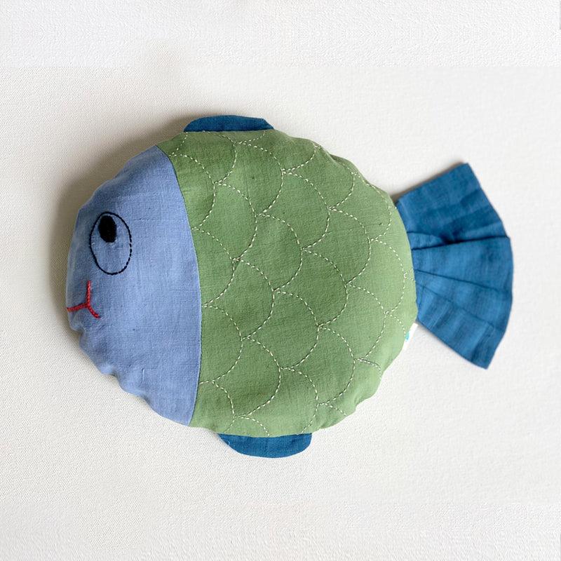 ORGANIC MUSTARD SEED FISH PILLOW + MARACAS - Totdot