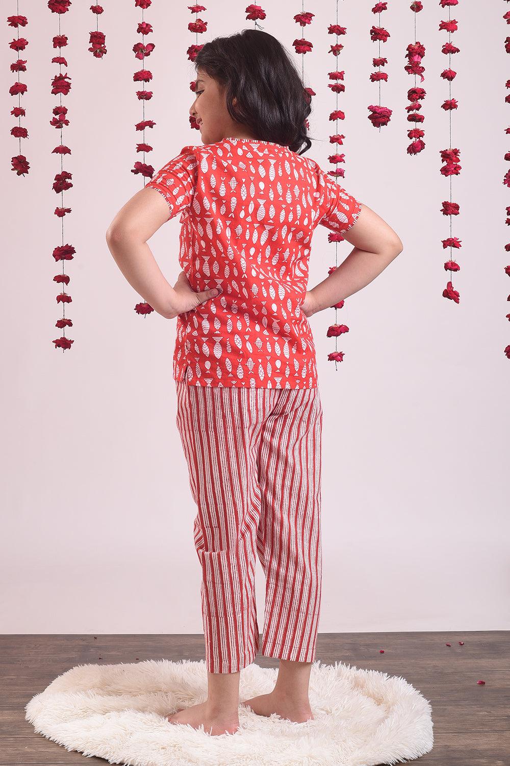 Red Crayon Set - Totdot