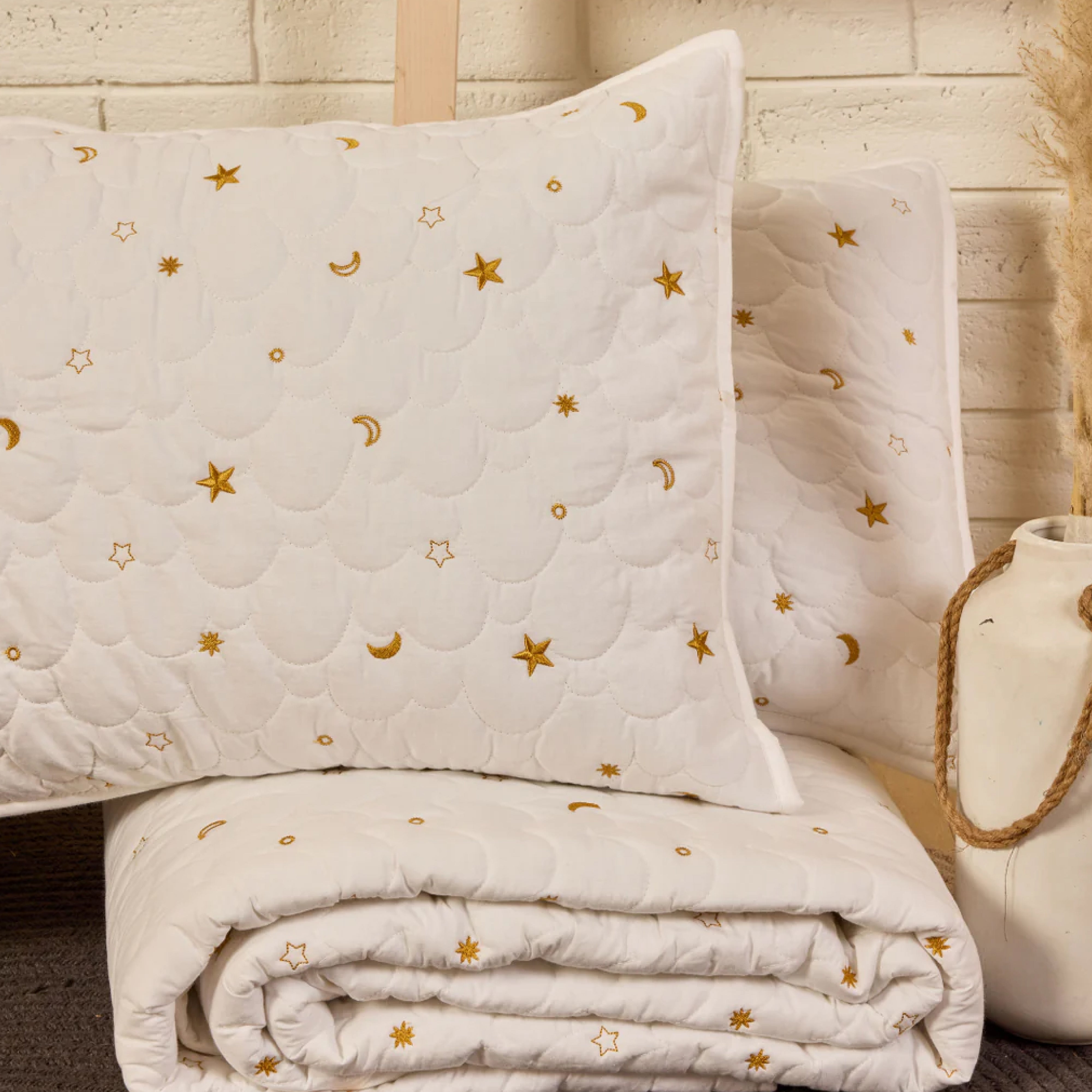 Dream A Little Dream Pearl White Bedspread Set