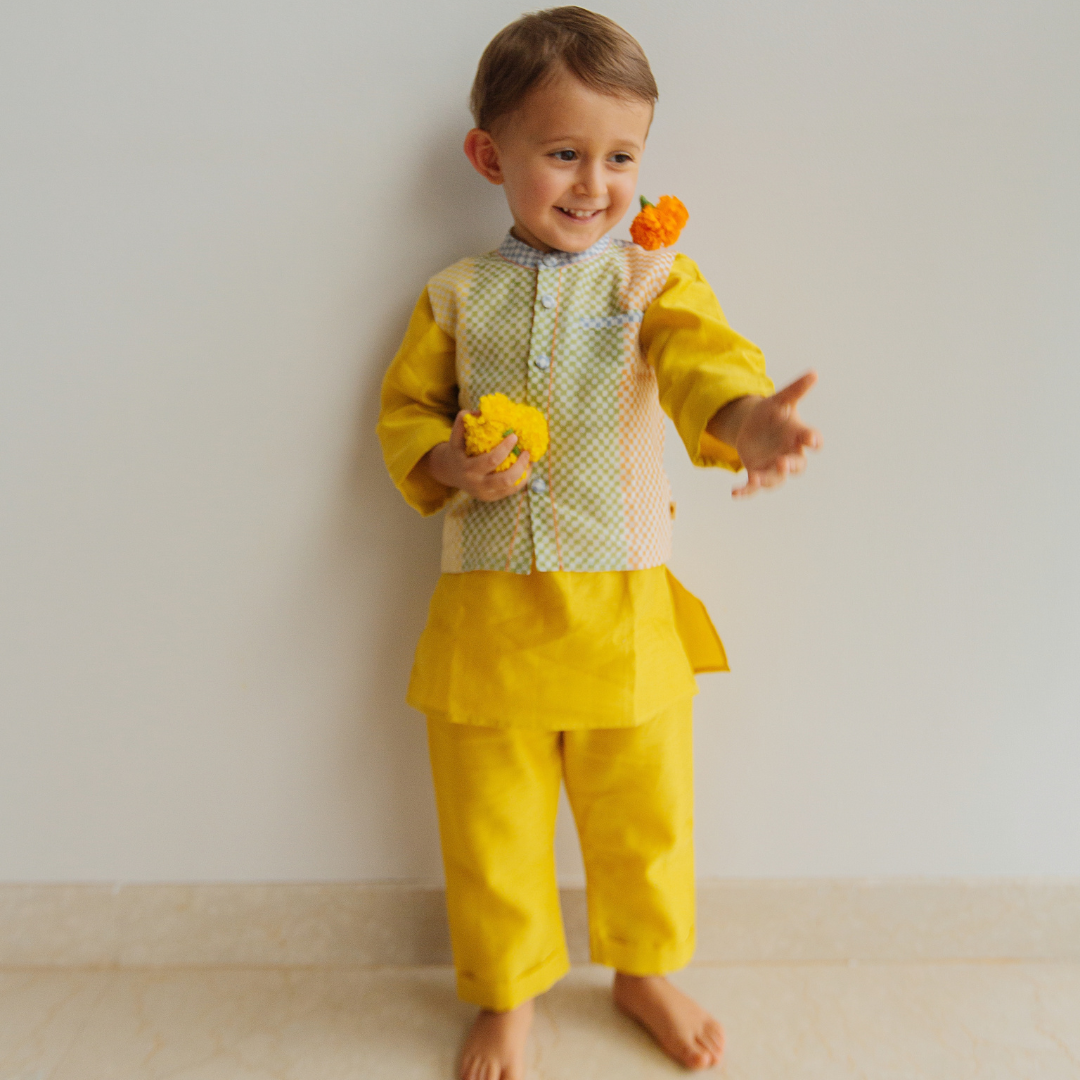 Chanderi Kurta Pyjama & Bandi Set - Spot the Checks (Mango)