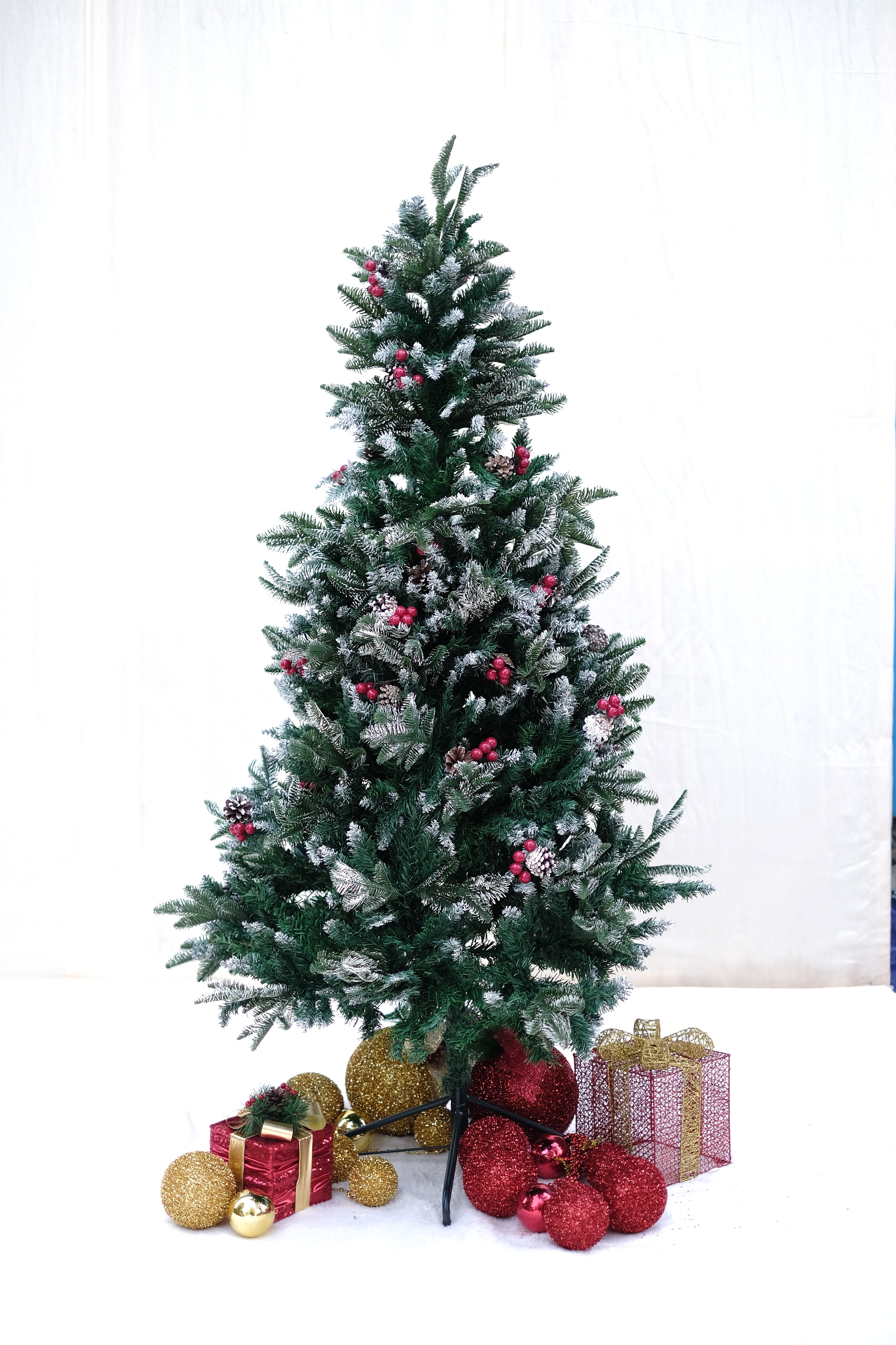 NORTHLIGHT flocked Christmas tree pinecones and cherries – 4 feet