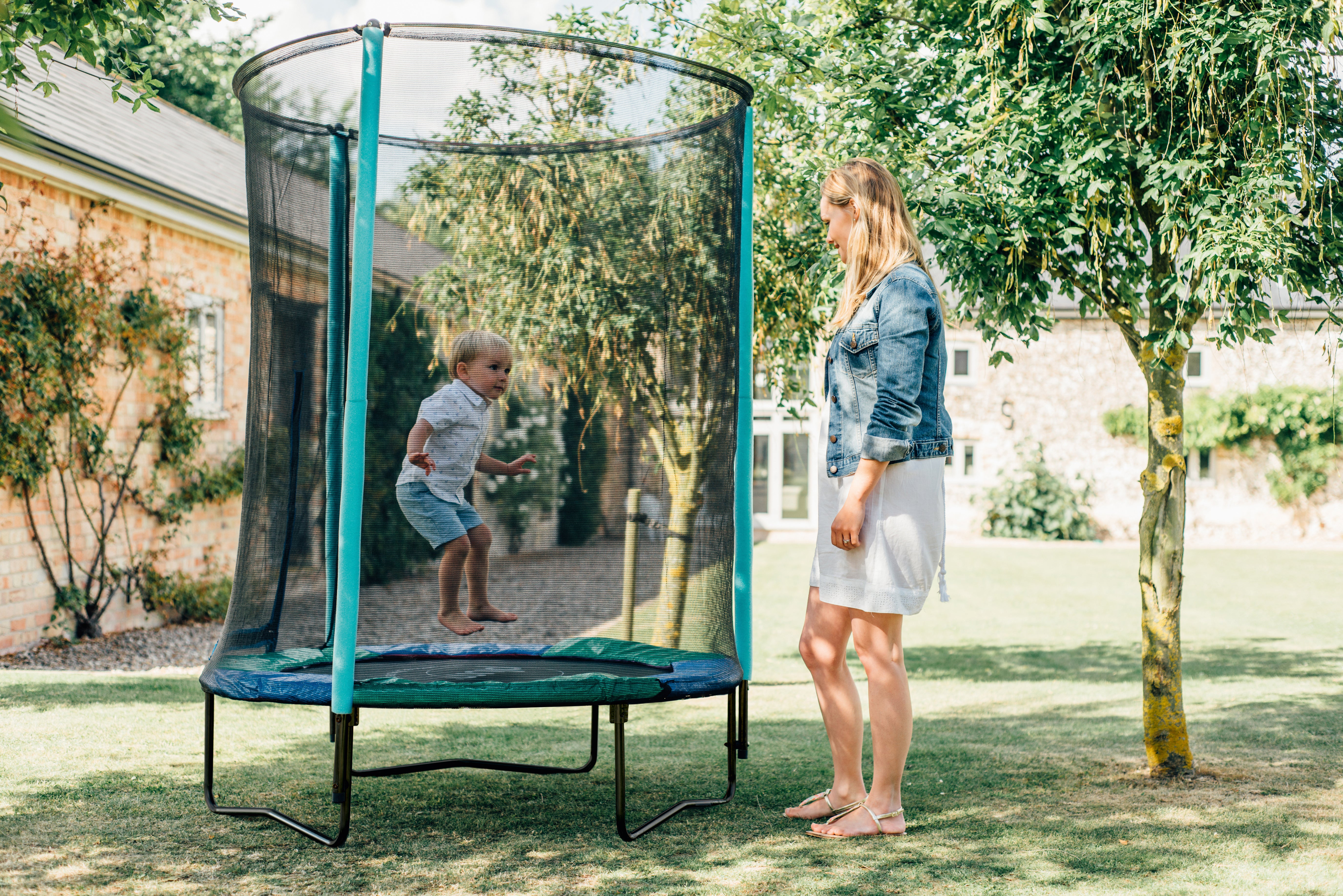 Junior Trampoline And Enclosure - 4.5Ft