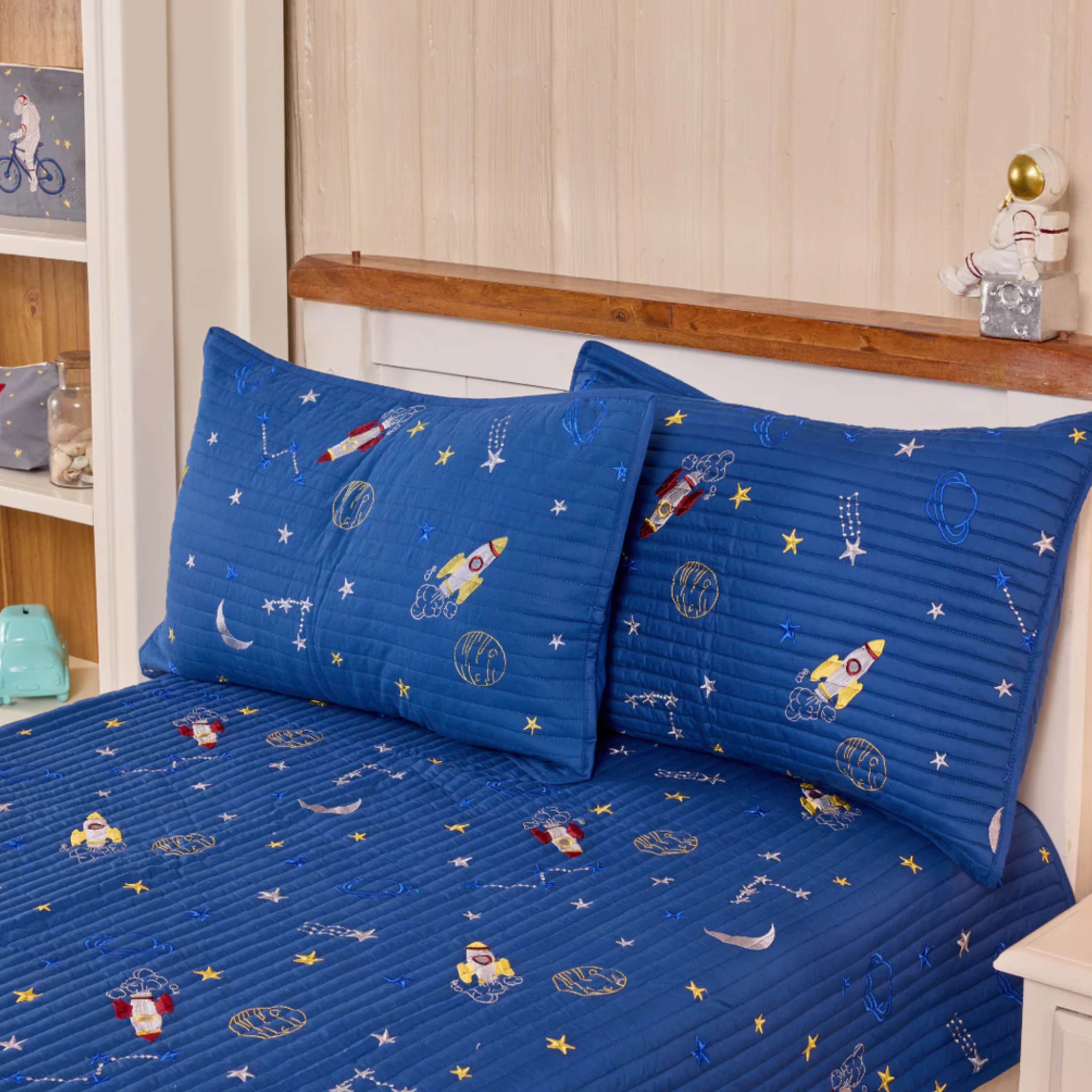 To The Moon And Back Bed Spread Set