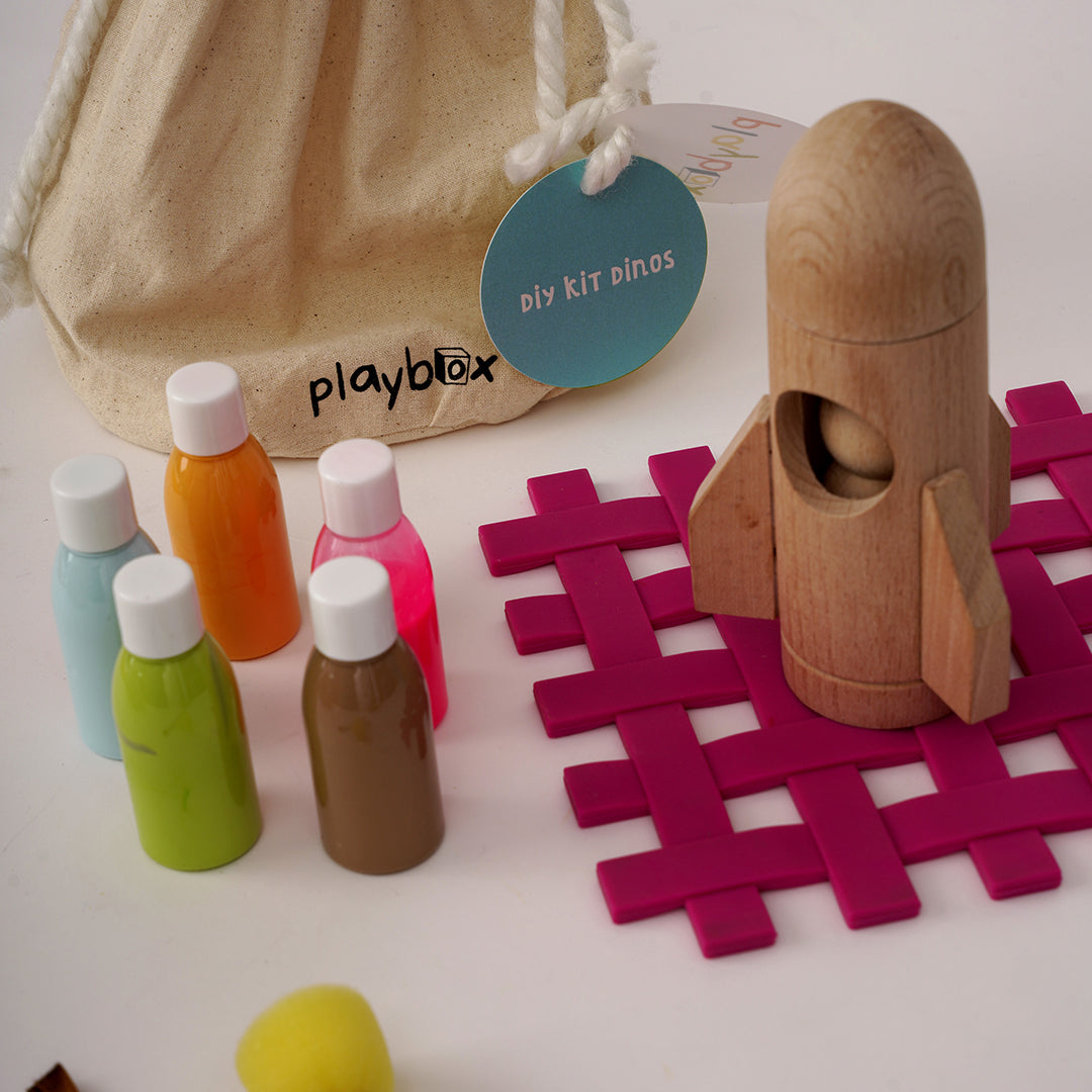 DIY Kit-Rocket- 1 Rocket,1 Astronaut, 5 Color Bottles, 2 Paint Brush, 2 Sponge Brush with different size