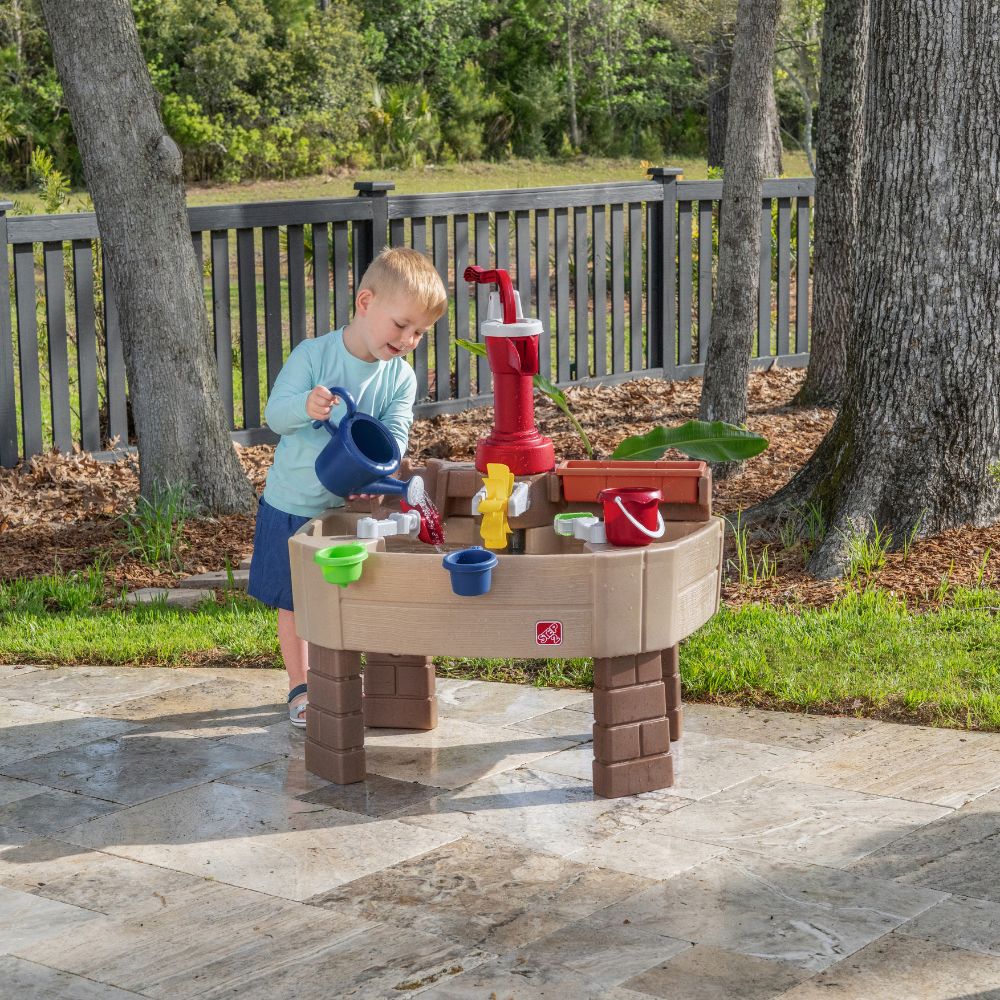 Pump & Splash Discovery Water Table