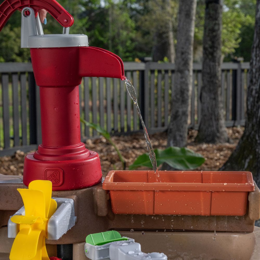 Pump & Splash Discovery Water Table