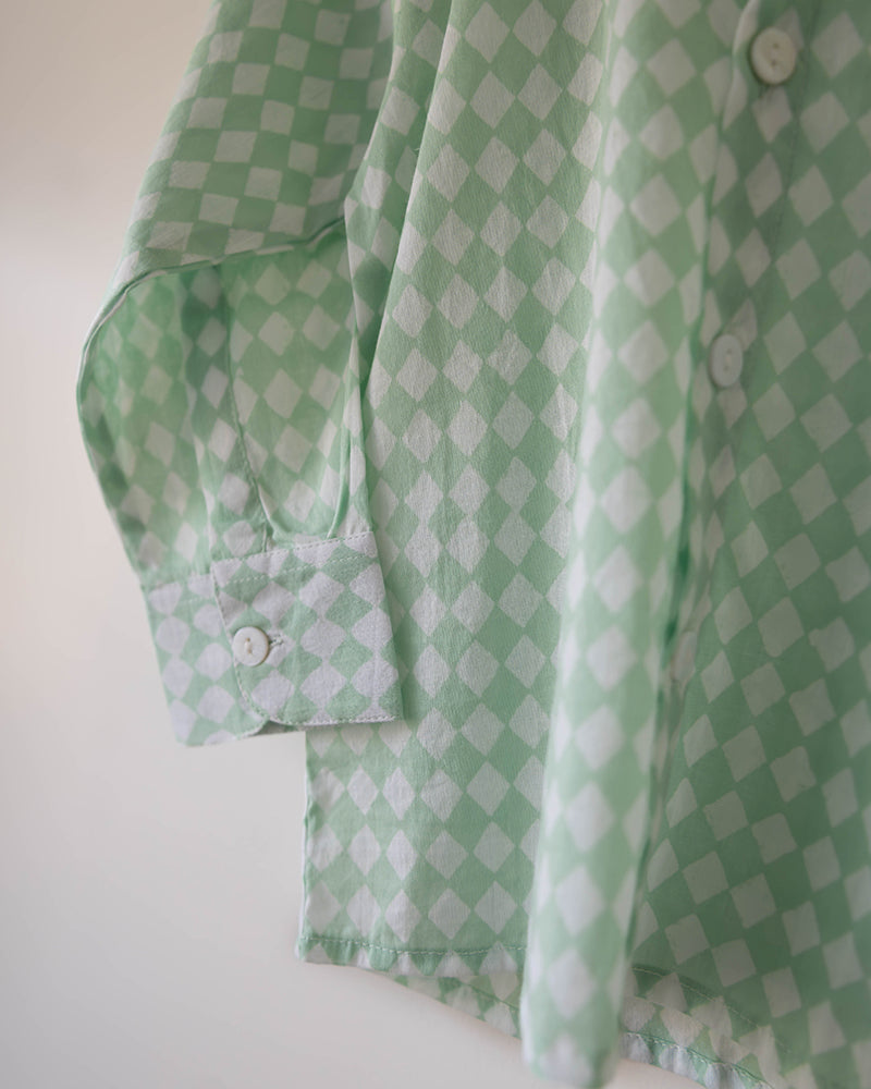 Barefoot boy shirt in sage green rhombus