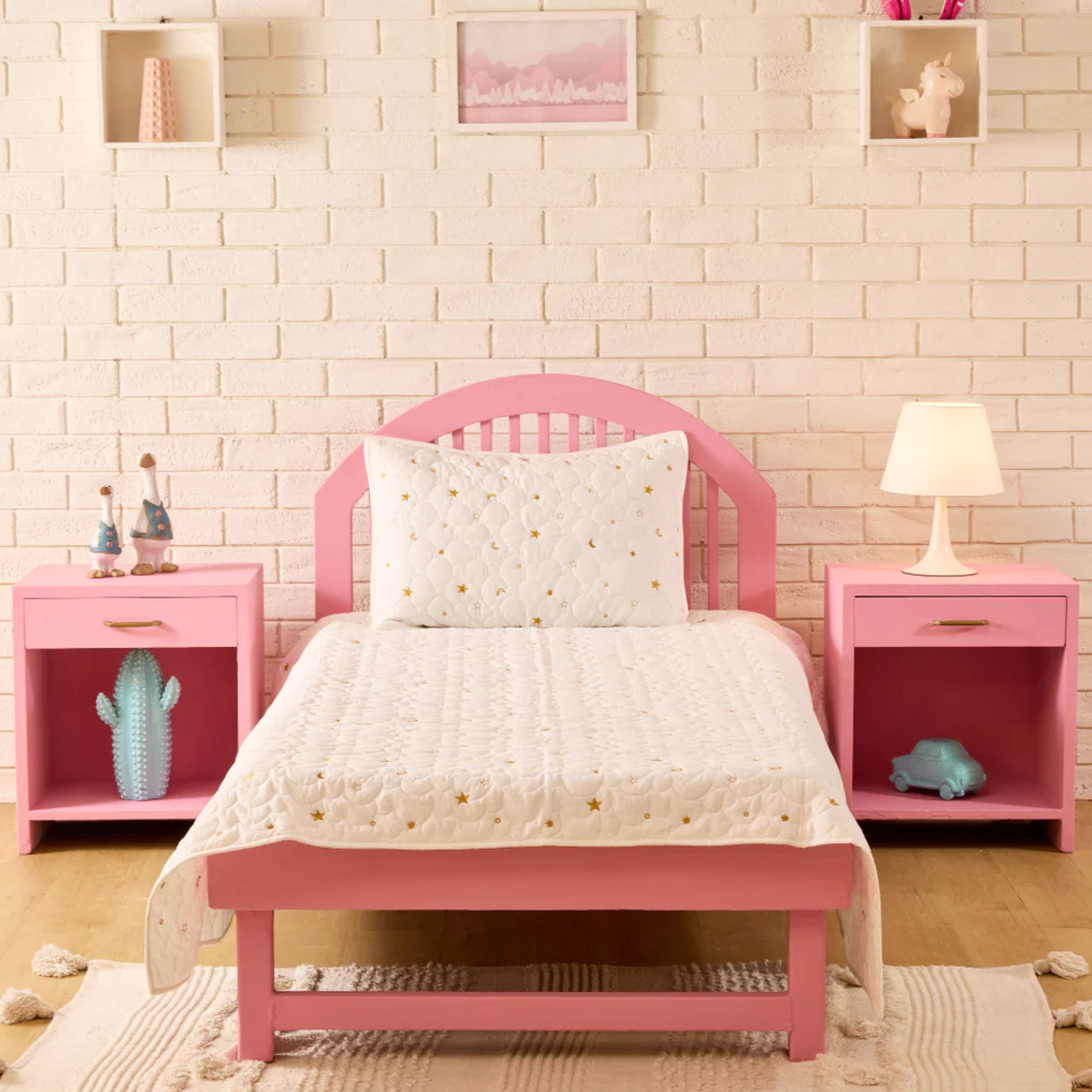 Dream A Little Dream Pearl White Bedspread Set