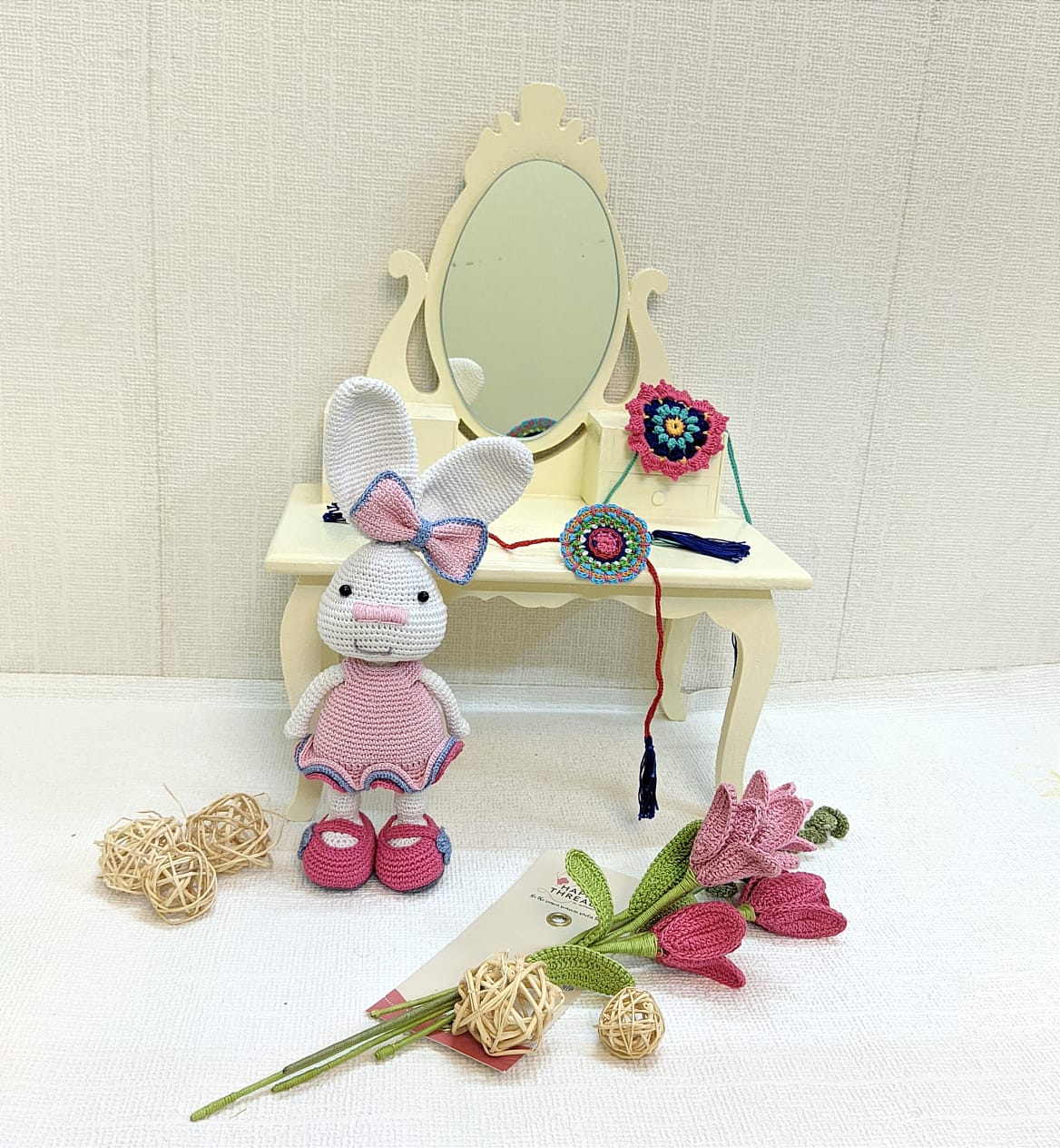 Radiant Coral Harmony - Hamper