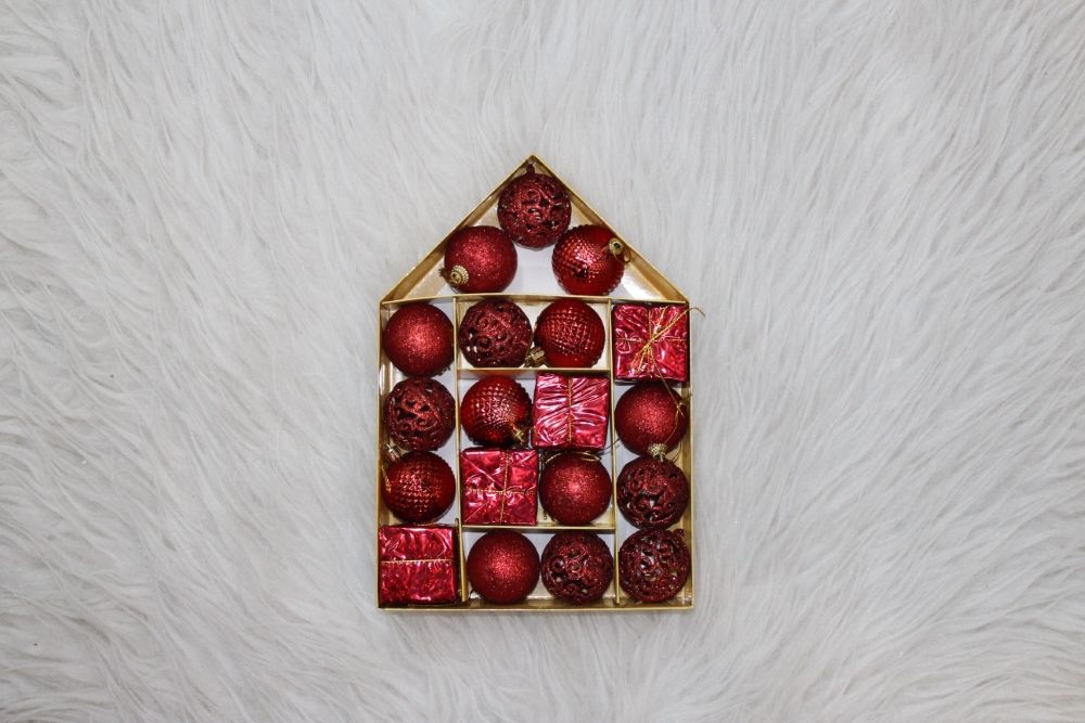 Bauble Kit- Berry Red - 19 pcs