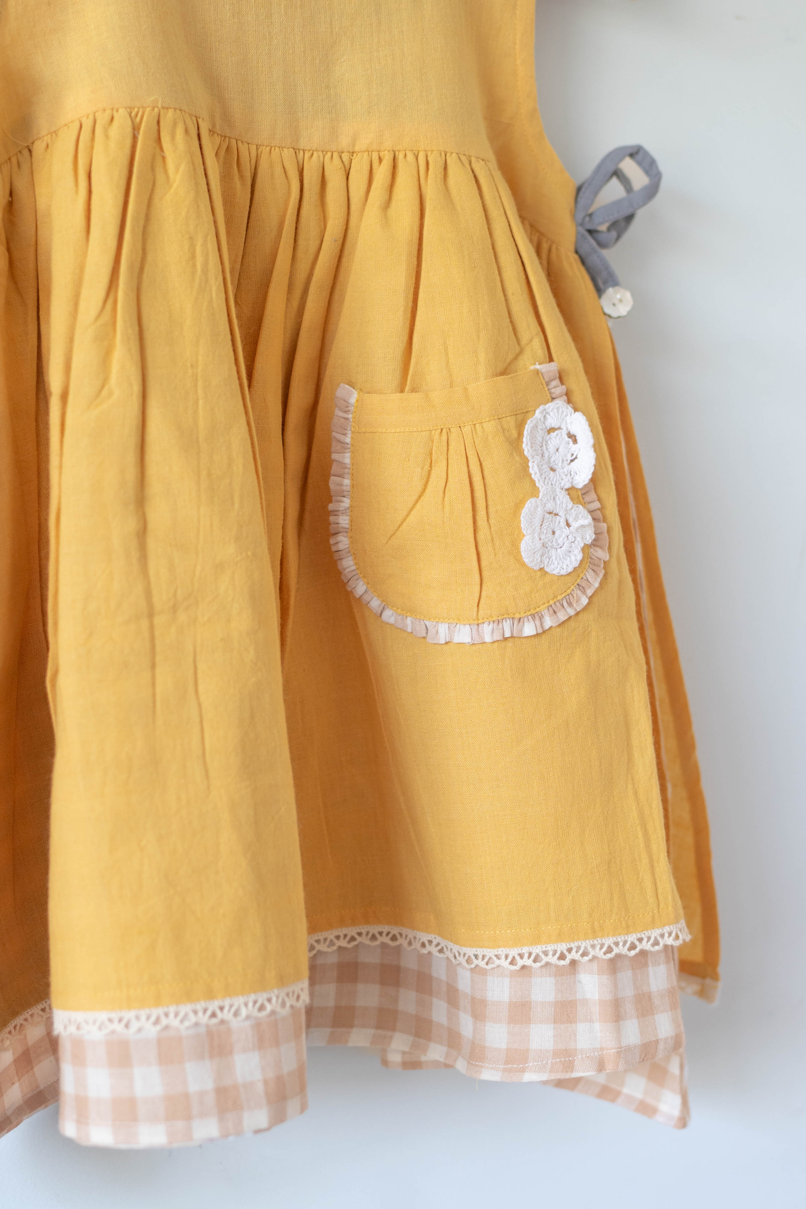 Old photographs sleeveless layered pinafore dress in yellow handwoven cotton - Totdot