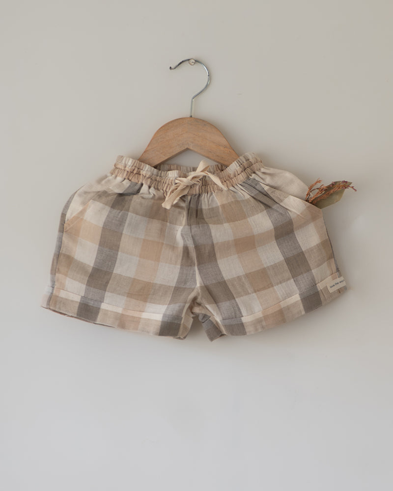 Skygaze Beige Off White Checks Unisex Shorts In Handwoven Cotton