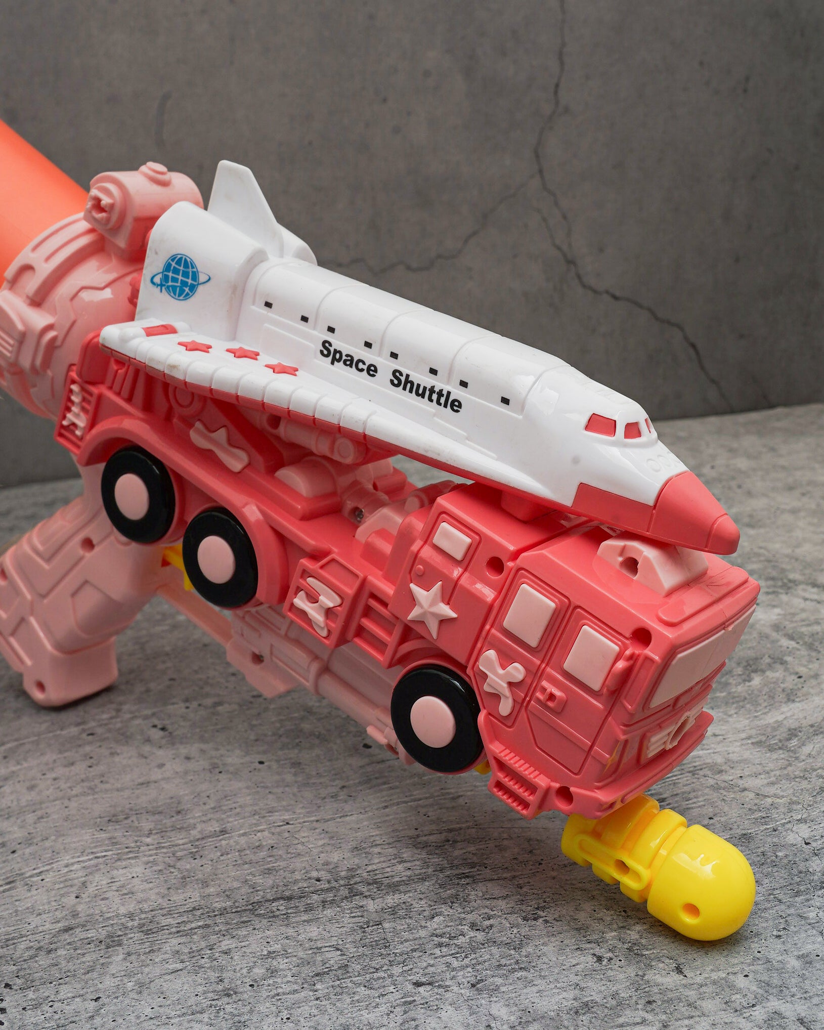 Space shuttle water gun