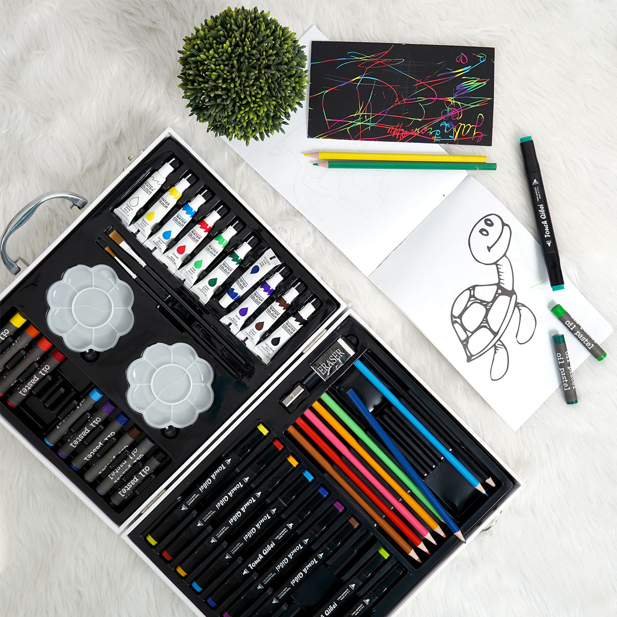 67 pieces colouring set