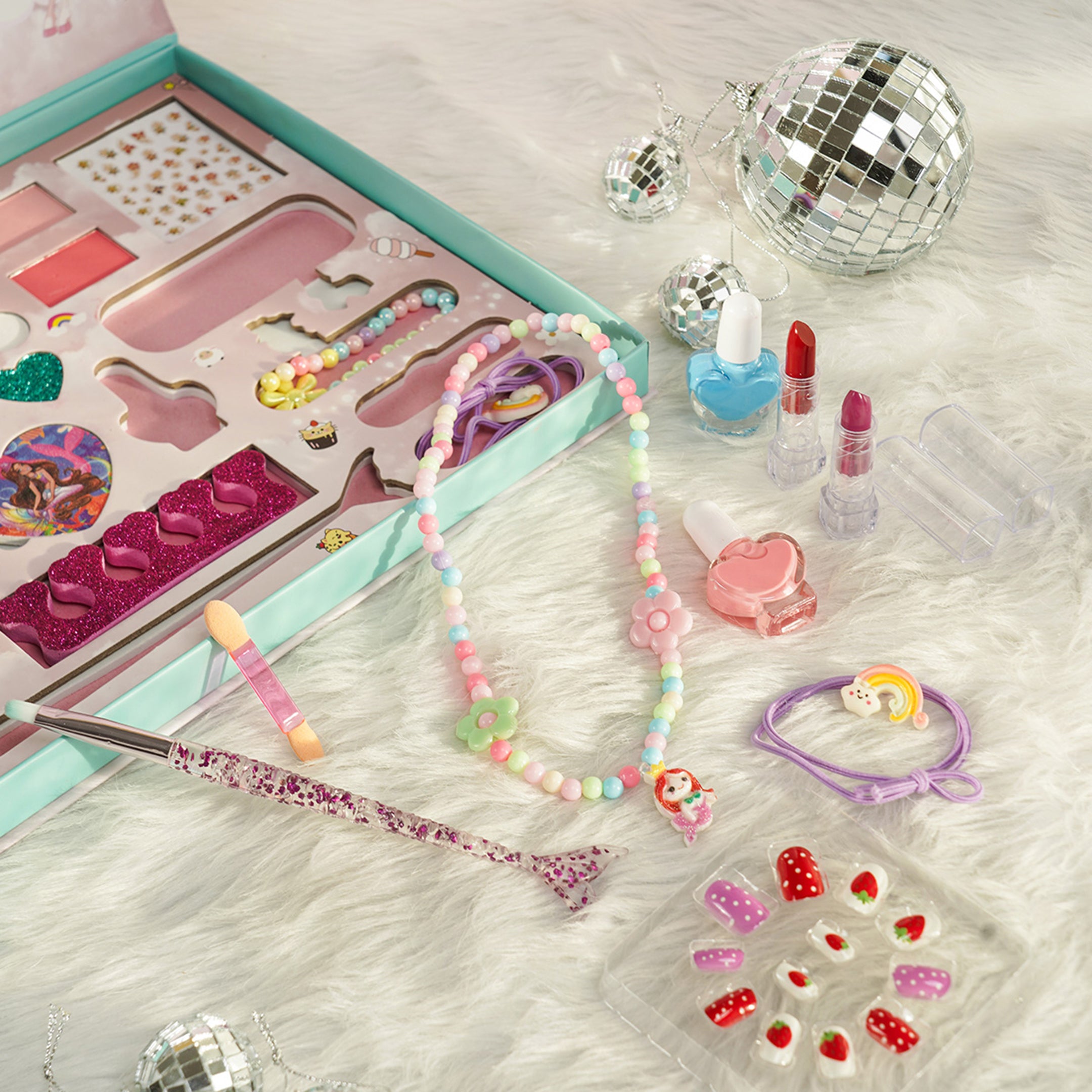 28 pieces Make Up & Accessory Kit