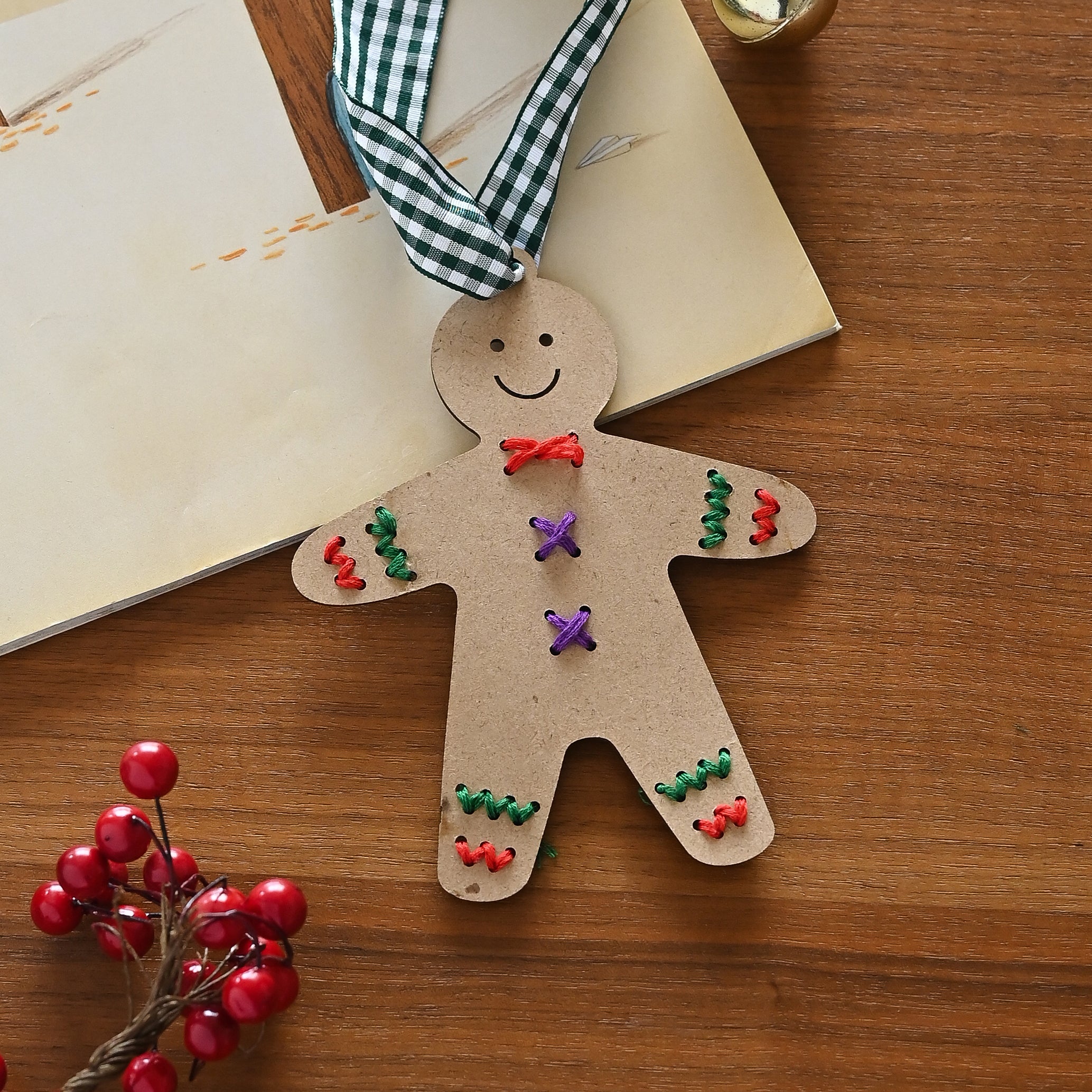 Mini Craft | Gingerbread Man Lacing Ornament