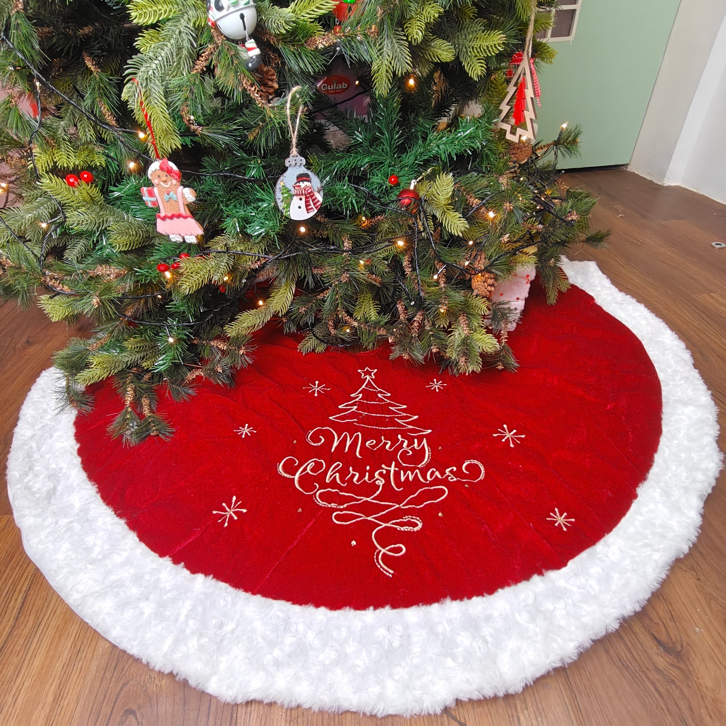 48" Tree Skirt - Classic Merry Velvet