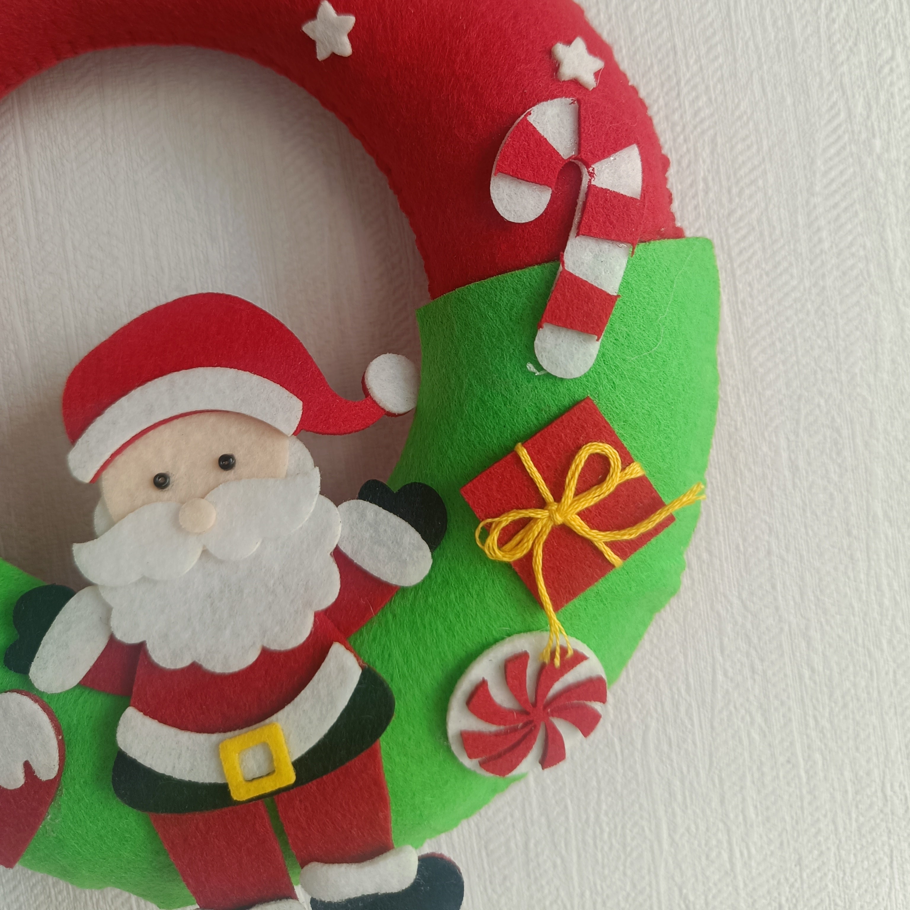 Santa’s Holiday Roundup Wreath Name Hanging