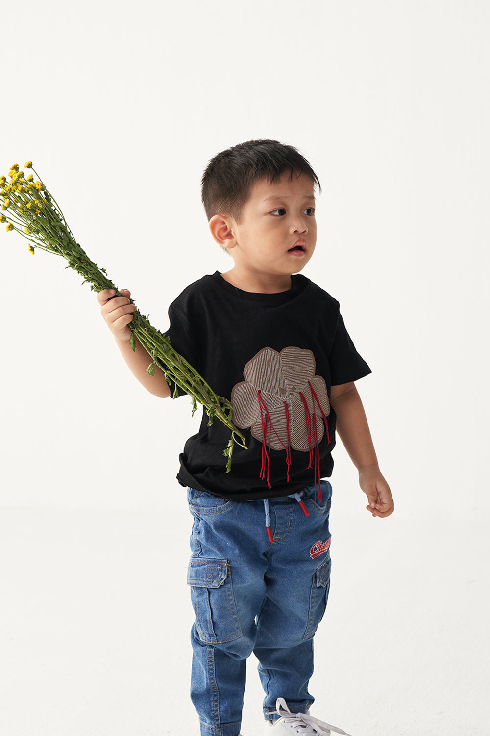 FLORAL FRINGE BLACK T-SHIRT