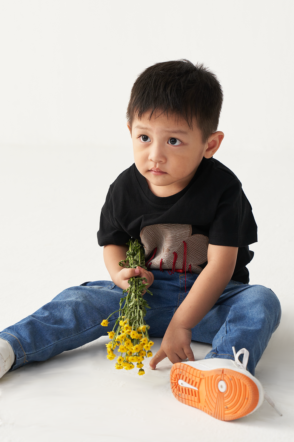 FLORAL FRINGE BLACK T-SHIRT