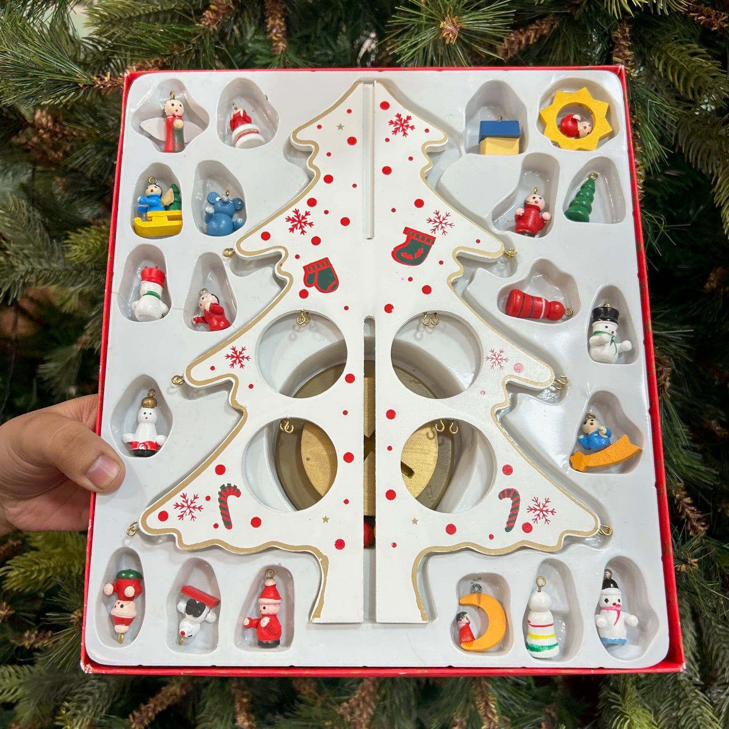 Wooden DIY 3D Winter Wonderland Tabletop Tree With 20 Ornaments - White