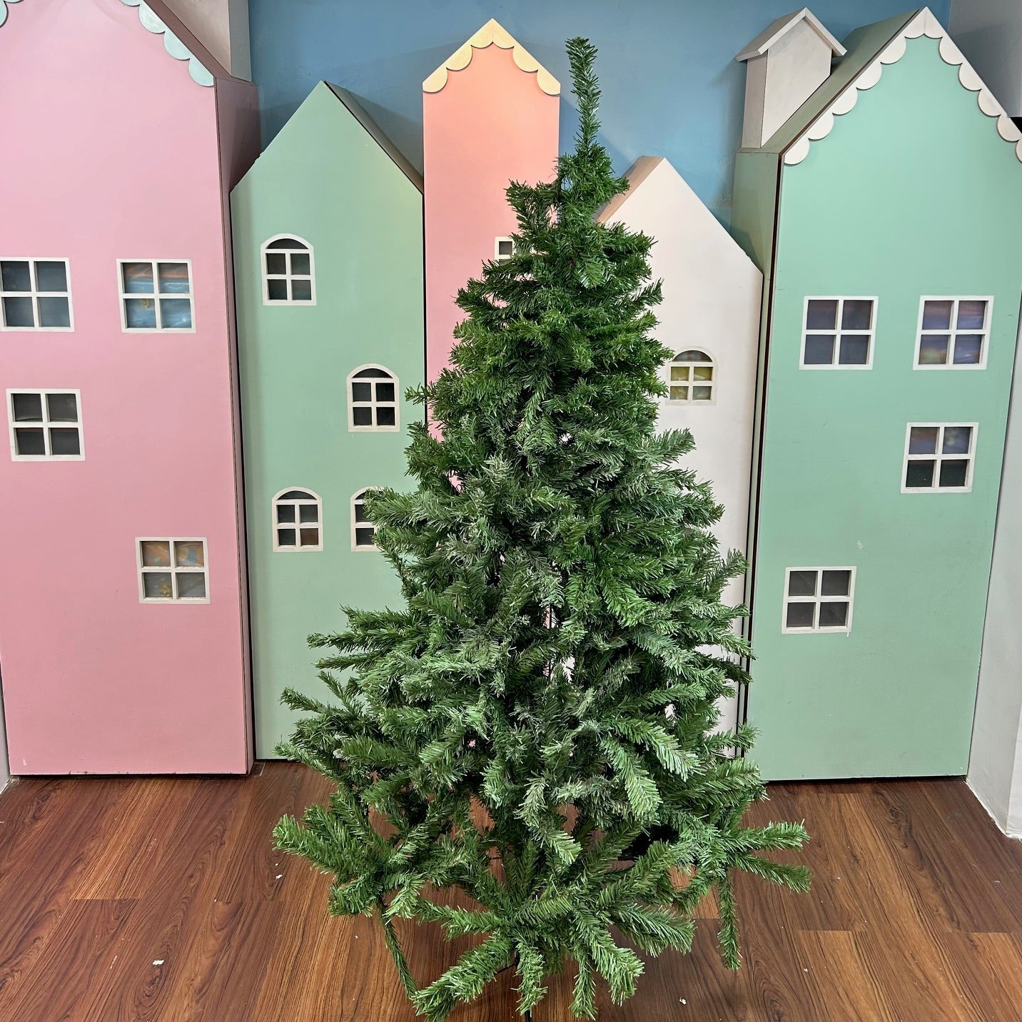 Alpine Green Luxe Christmas Tree - 6 ft