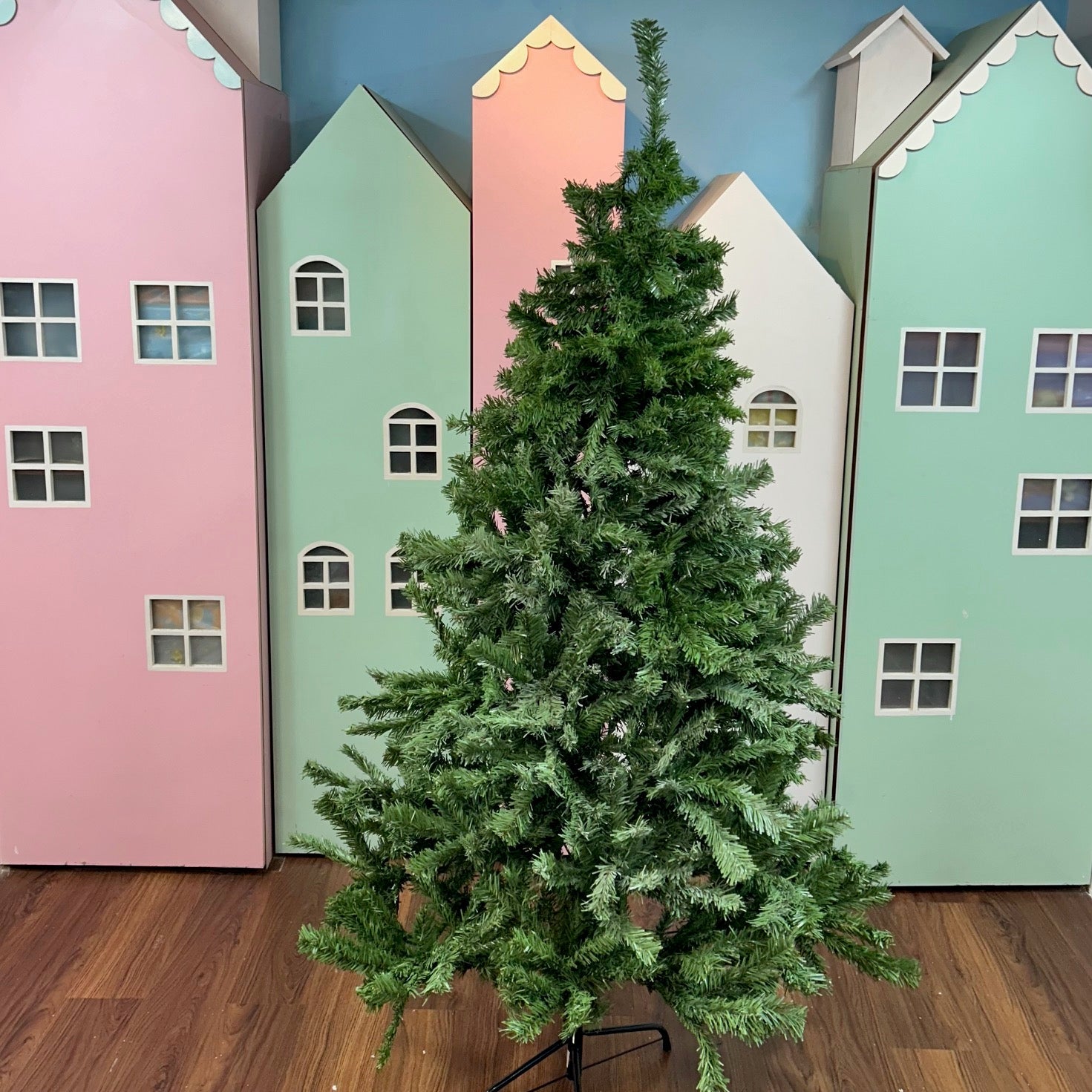 Alpine Green Luxe Christmas Tree - 6 ft