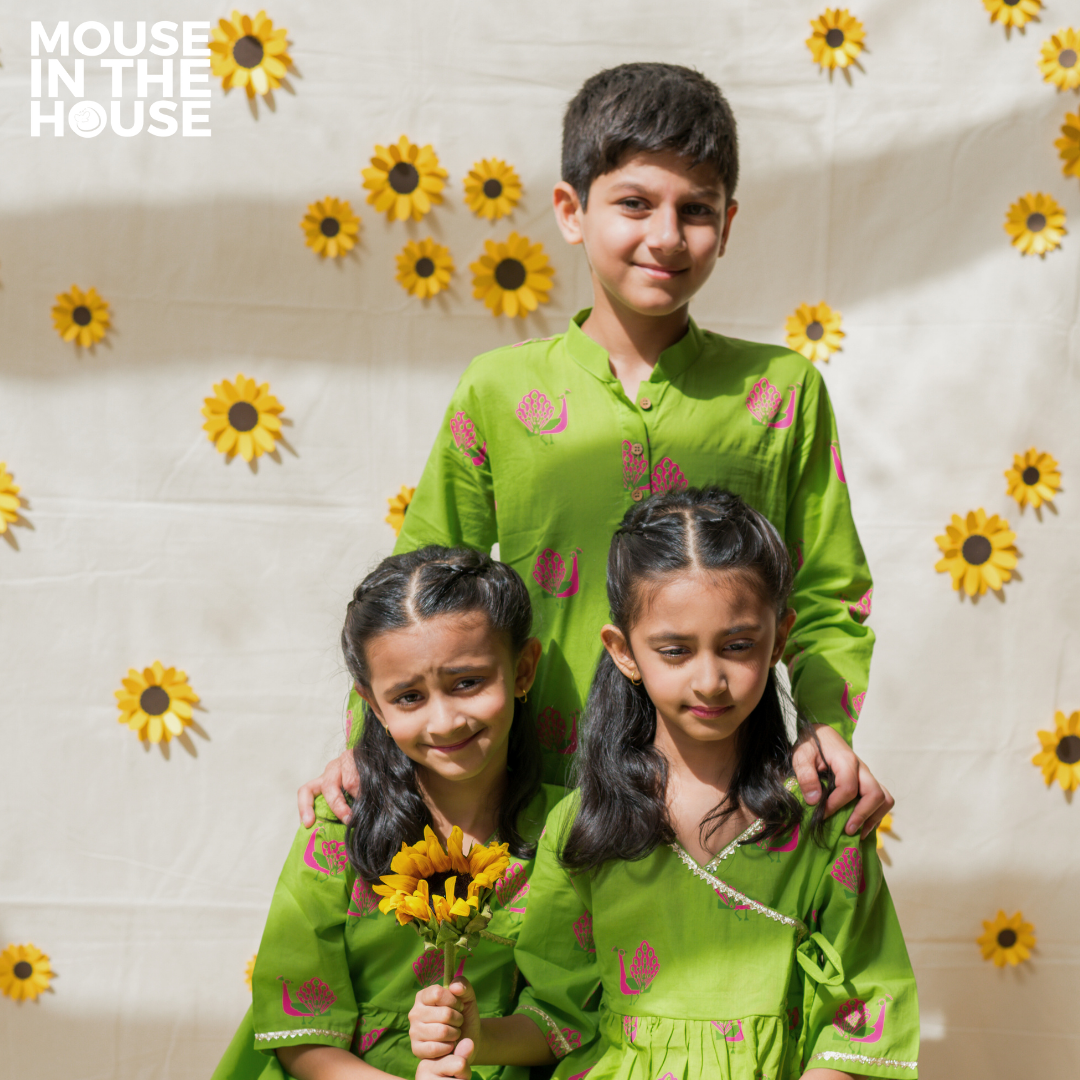 A Graceful peacock Green Ethnic Wear