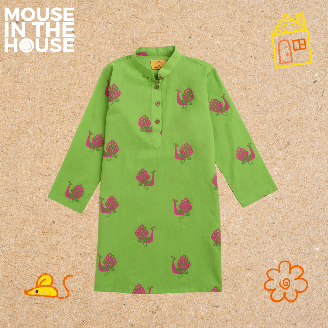 A Graceful peacock Green Ethnic Wear