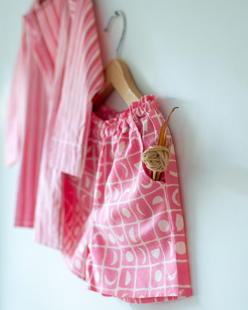 Sleepover Party’ unisex cotton set with striped kurta and moon chase shorts in pink