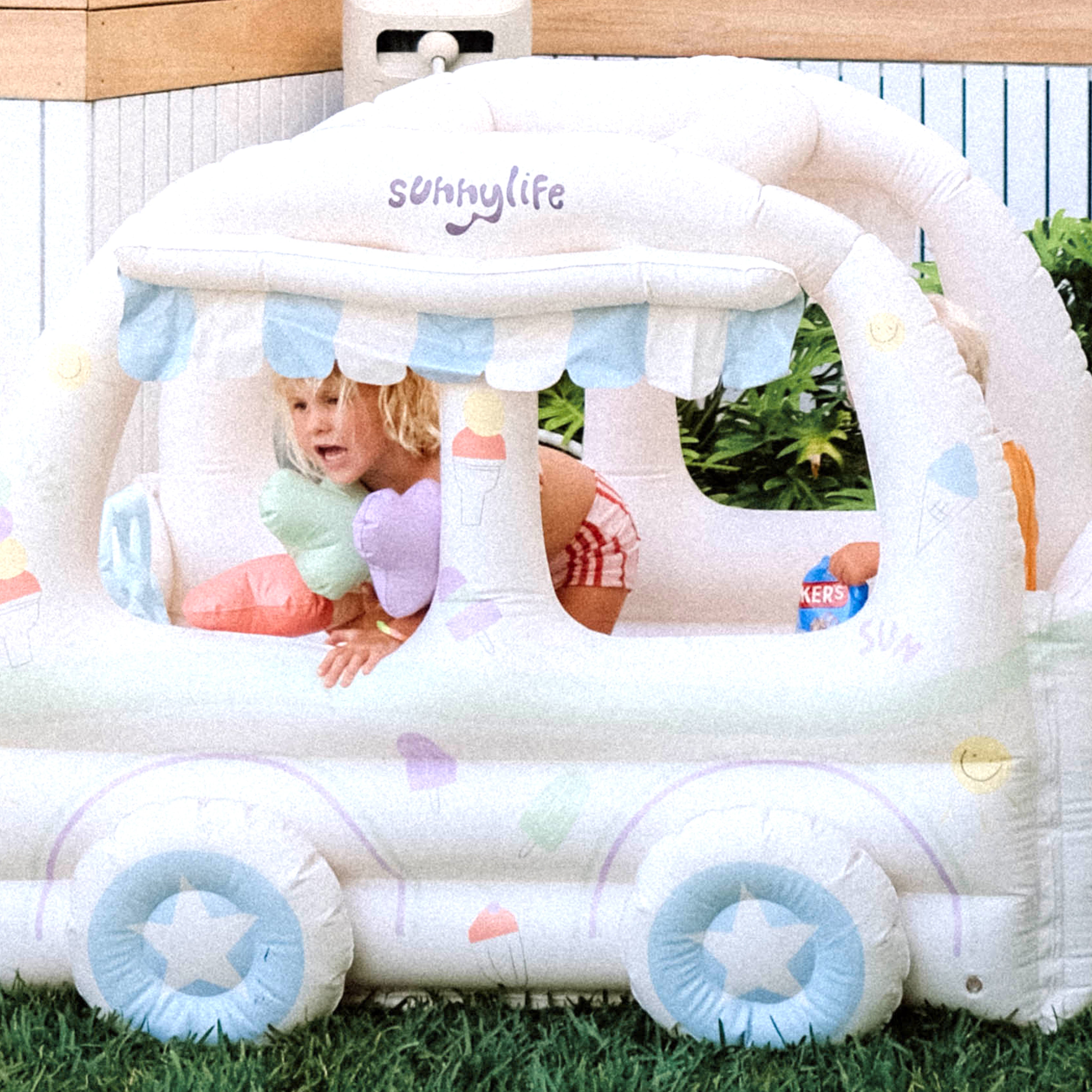 Inflatable Cubby Summer Sundae Multi - Totdot