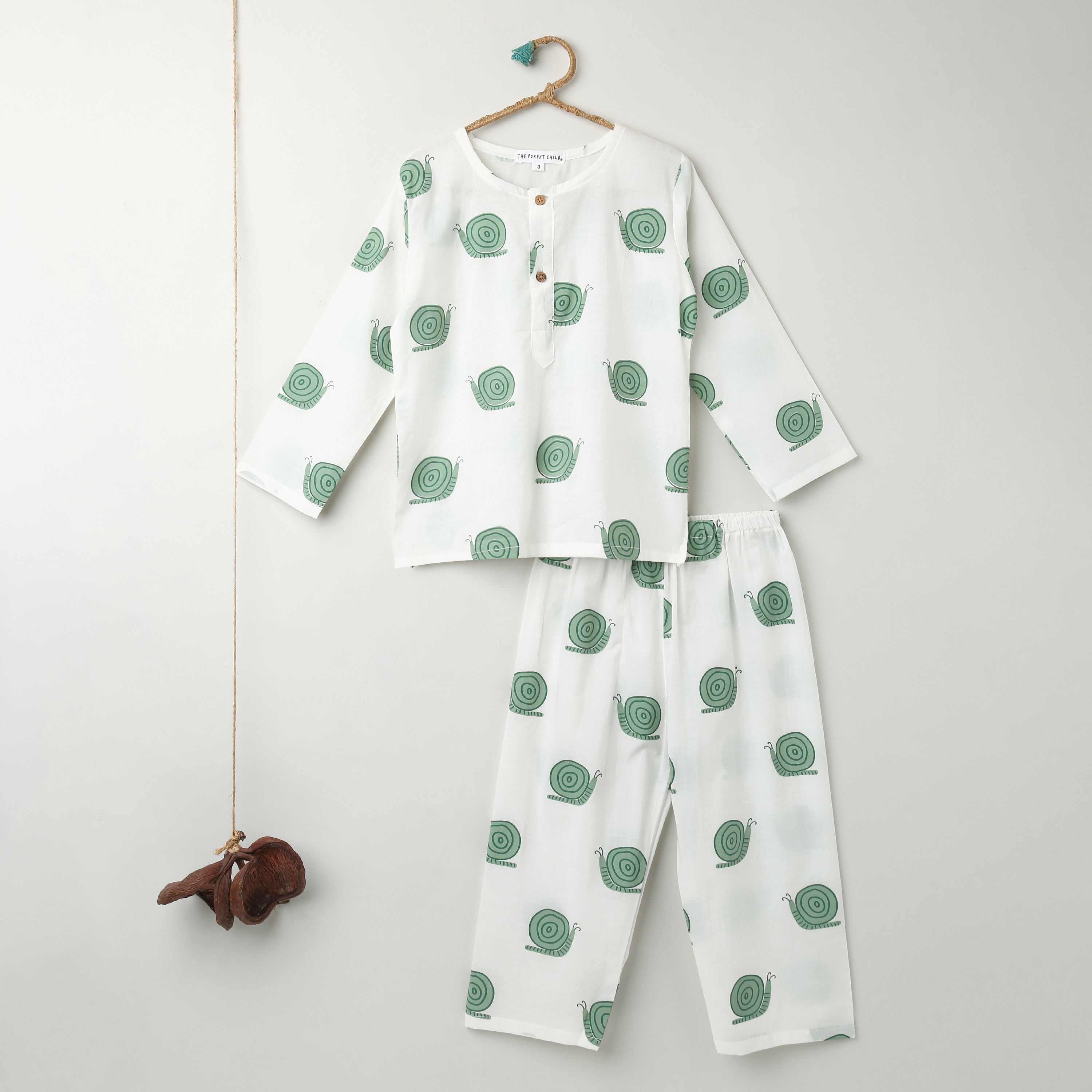A Walk of Snails' Kurta Pyjama Set