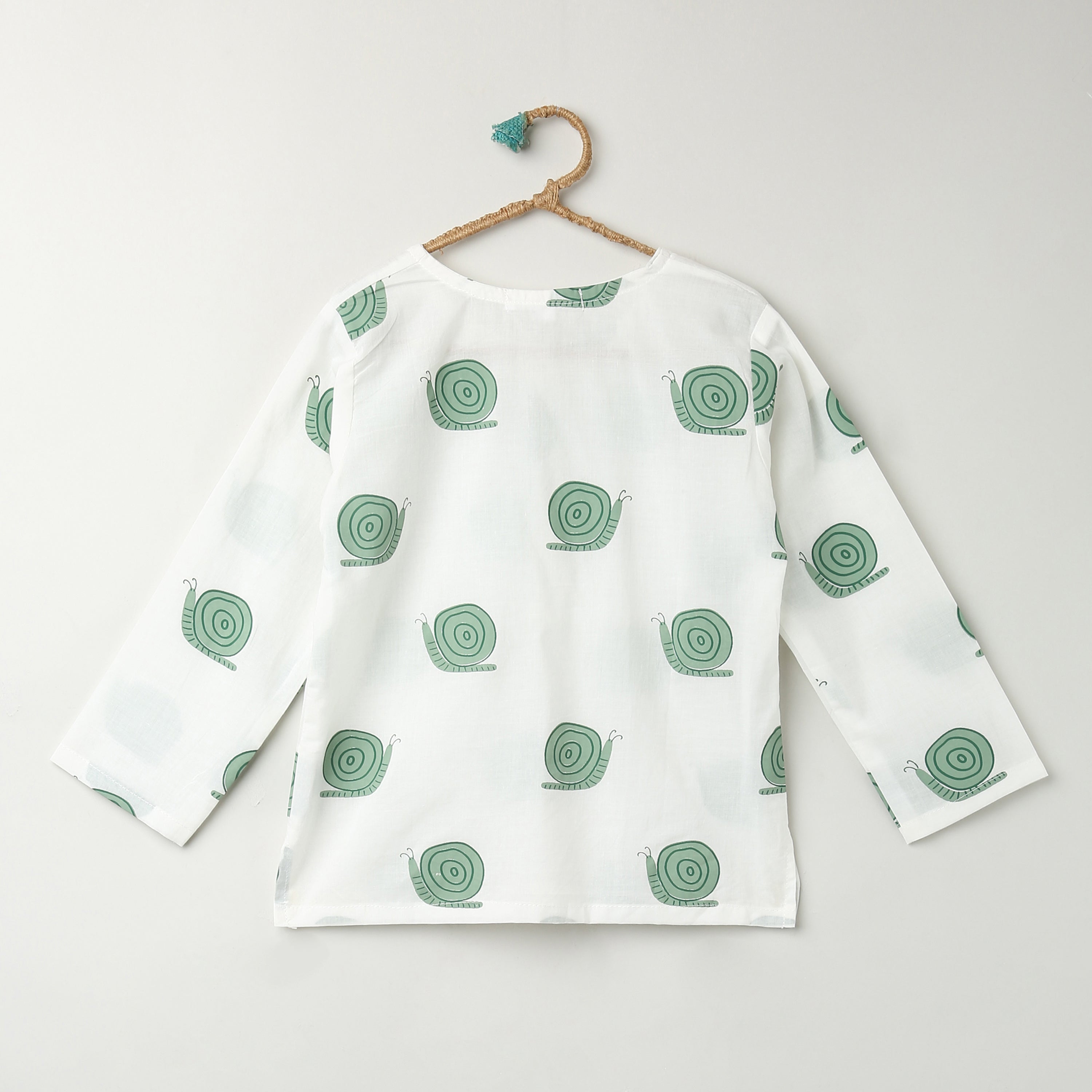 A Walk of Snails' Kurta Pyjama Set