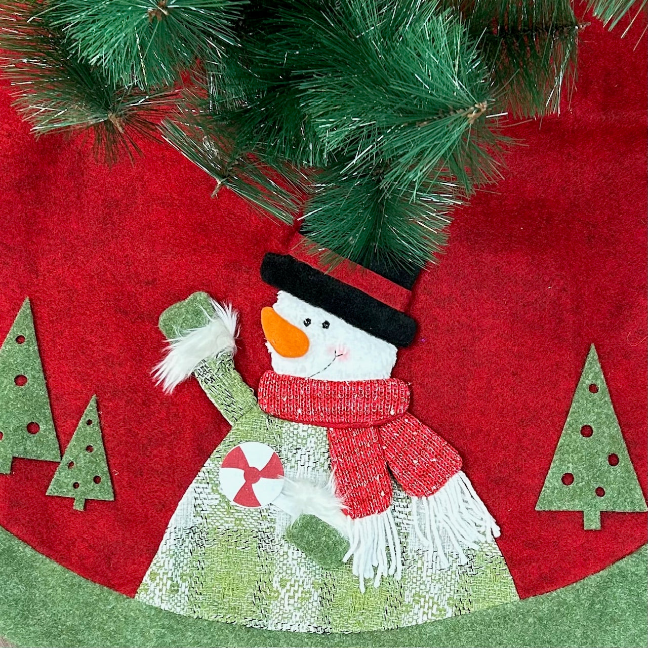 Snowman’s Winter Wrap - 42" Tree Skirt